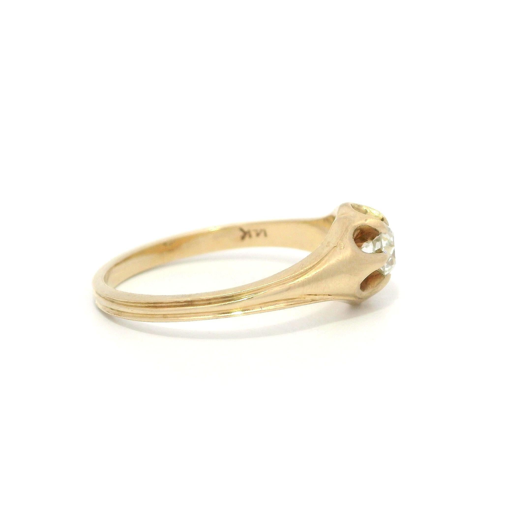 -Pierre(s)
(1) Diamant véritable naturel - taille européenne ancienne - serti Belcher - couleur H - pureté VS1 - 0,30ctw (approx.) 

MATERIAL : Or jaune 14k massif
Poids : 2.88 grammes
Taille de la bague : 7.0 (ajustée au doigt, veuillez nous