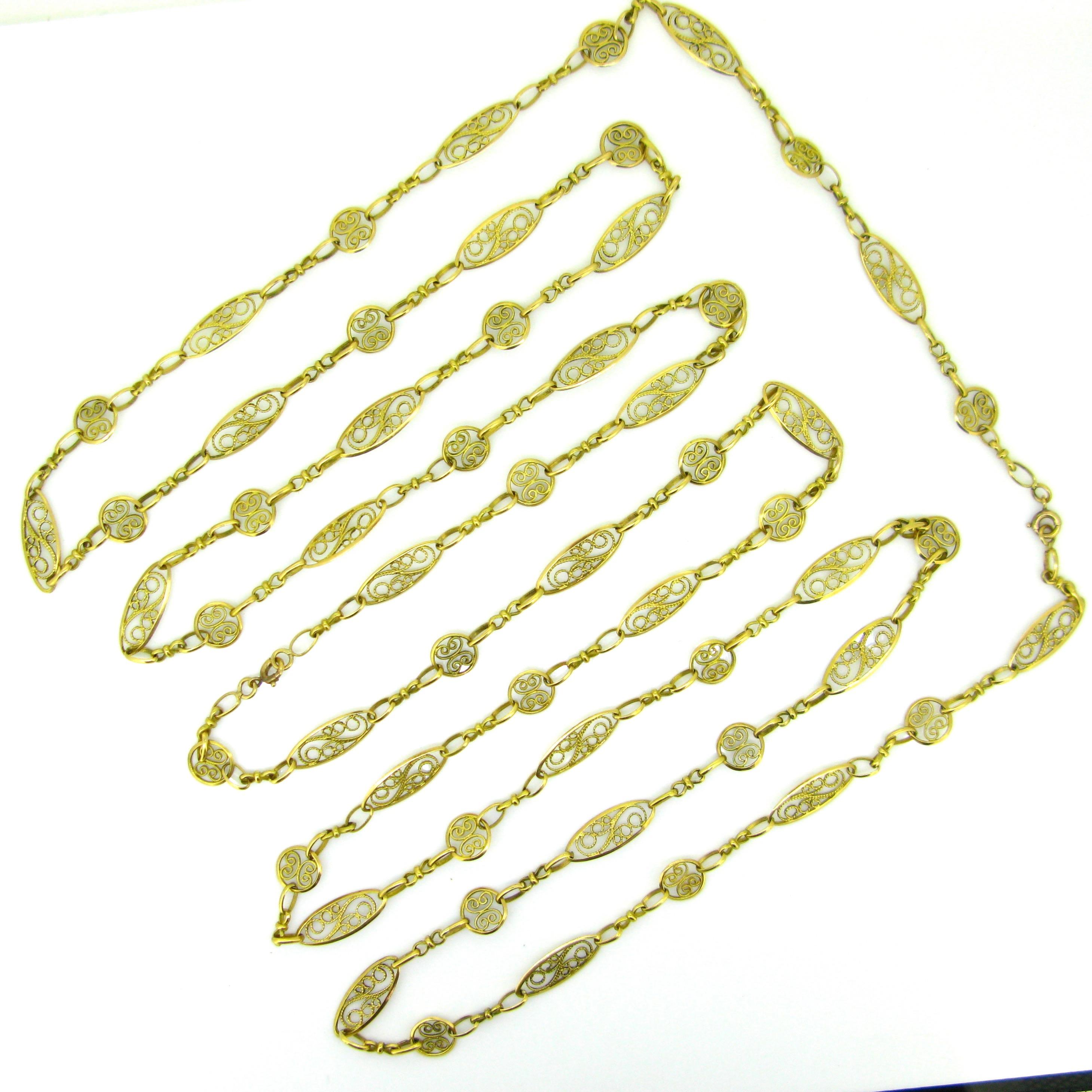 Circa: Victorian, circa 1880

Weight: 46gr

Metal: 18kt yellow gold

Condition: Very good

Comments: This long chain is from the late Victorian period, circa 1880. It is made in 18k yellow gold (tested). It comprises 2 clasps. The chain is in very