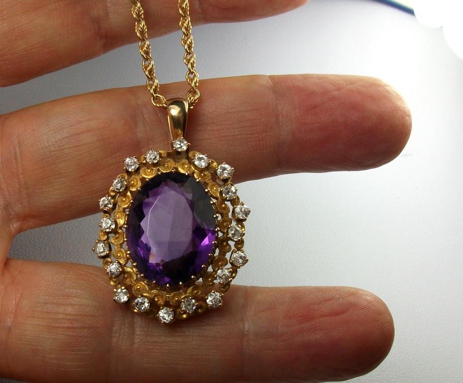 Antique Victorian Yellow Gold and 4.00 Carat Diamonds Amethyst Pendant Necklace For Sale 5