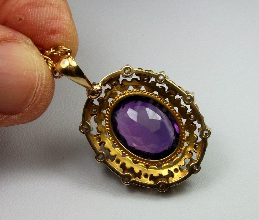 Antique Victorian Yellow Gold and 4.00 Carat Diamonds Amethyst Pendant Necklace In Excellent Condition For Sale In London, GB