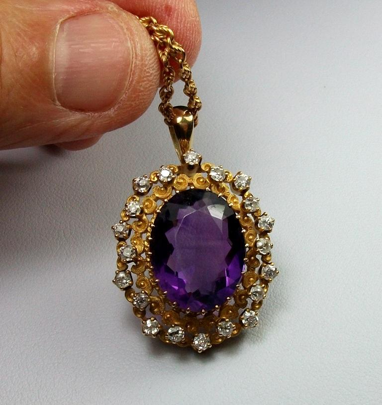 Antique Victorian Yellow Gold and 4.00 Carat Diamonds Amethyst Pendant Necklace For Sale 3