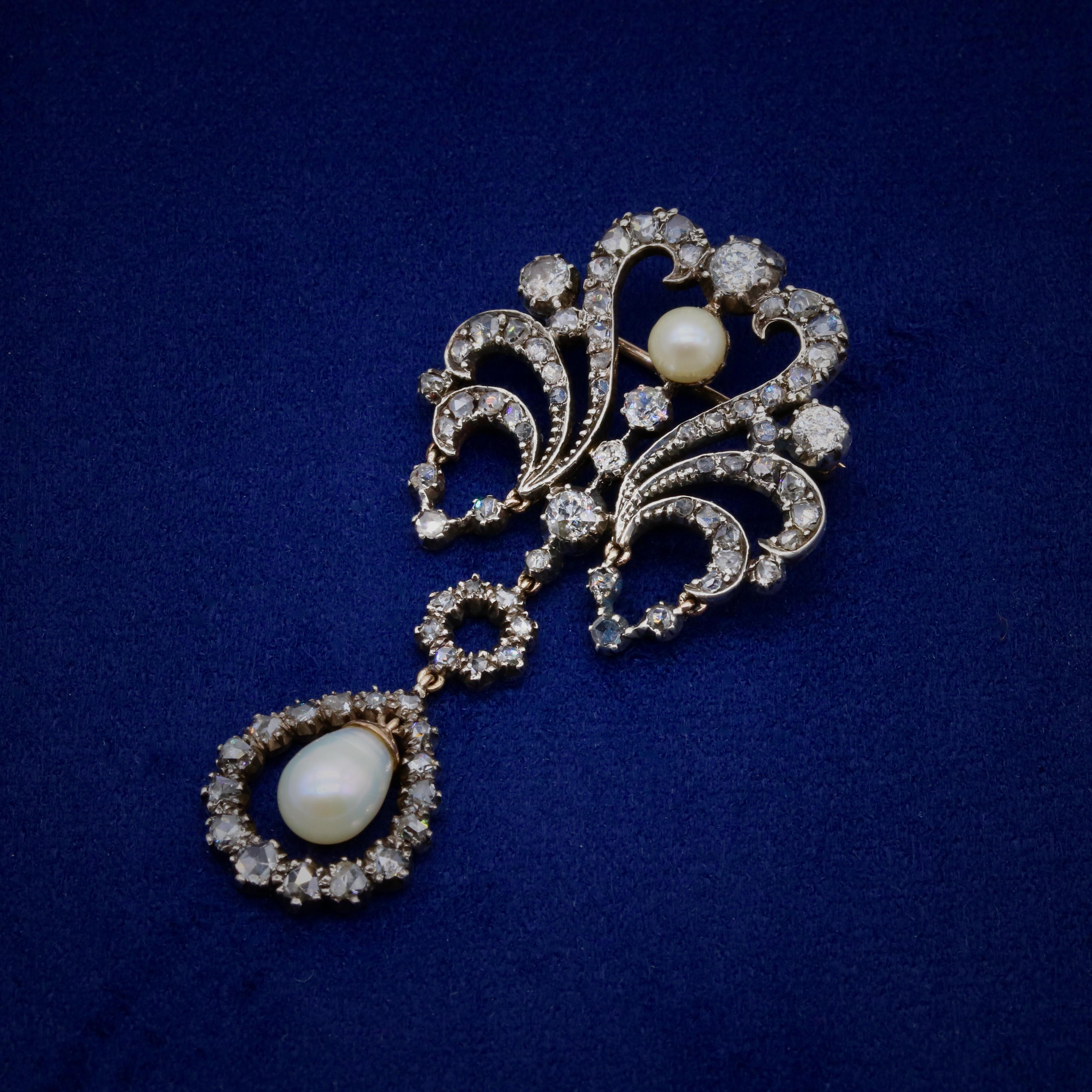 Antique Victorian Yellow Gold and Silver 1.74ctw Diamond & Pearl Palmette Brooch In Good Condition For Sale In Staines-Upon-Thames, GB