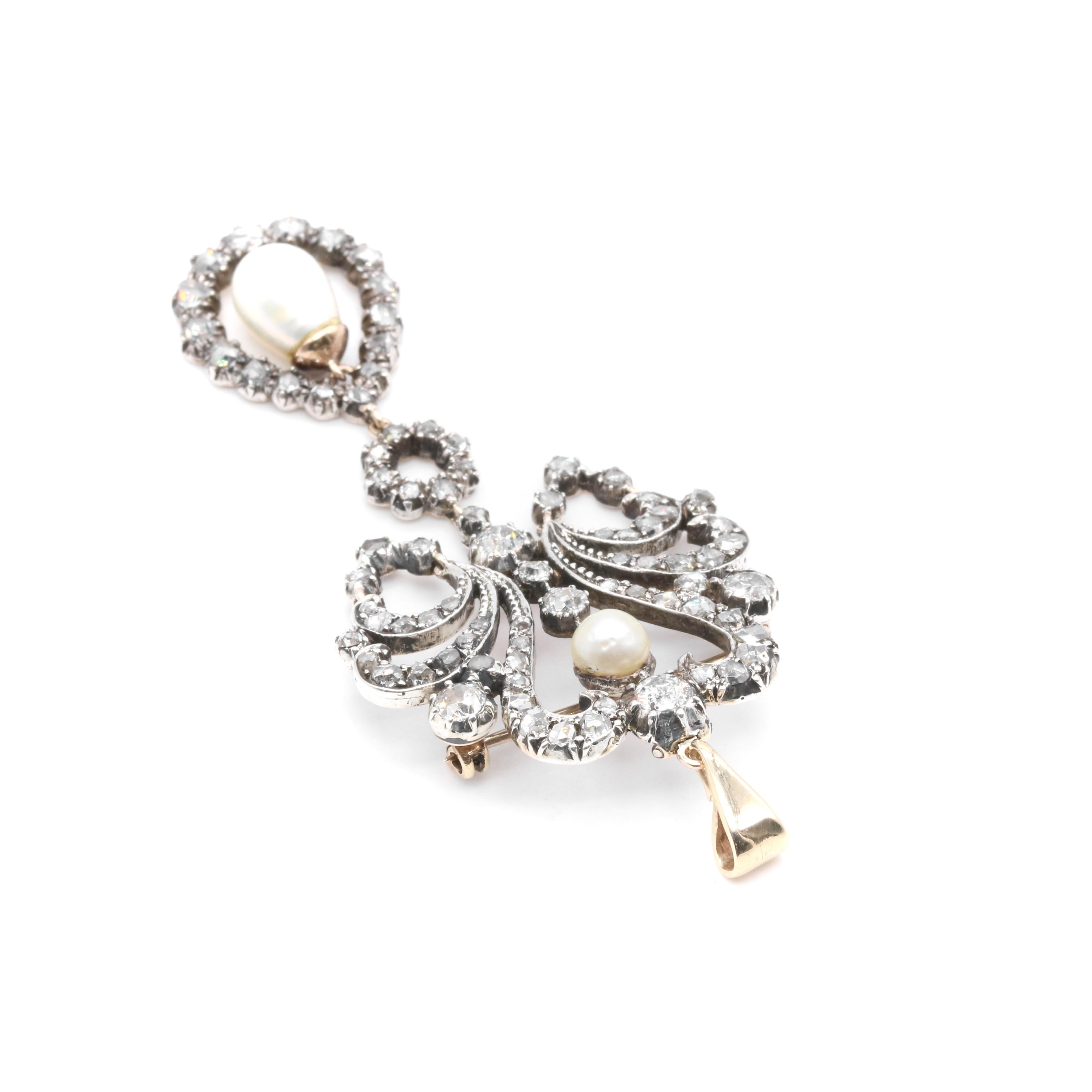 Femenino o masculino Antiguo broche victoriano de oro amarillo y plata con palmeta de diamantes y perlas de 1,74 quilates en venta