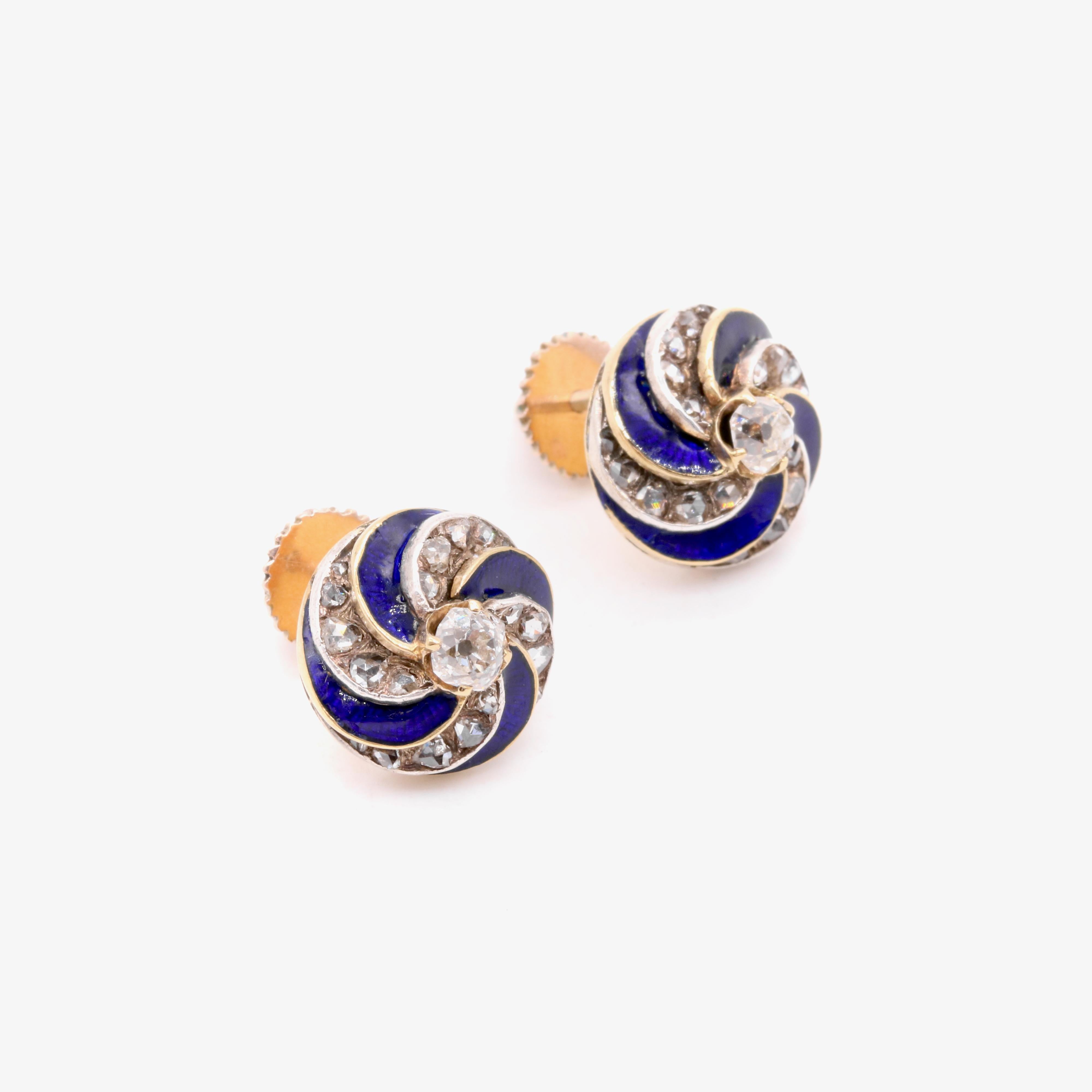 Taille vieille mine Boucles d'oreilles victoriennes anciennes en or jaune, argent, émail bleu et diamants taille ancienne en vente