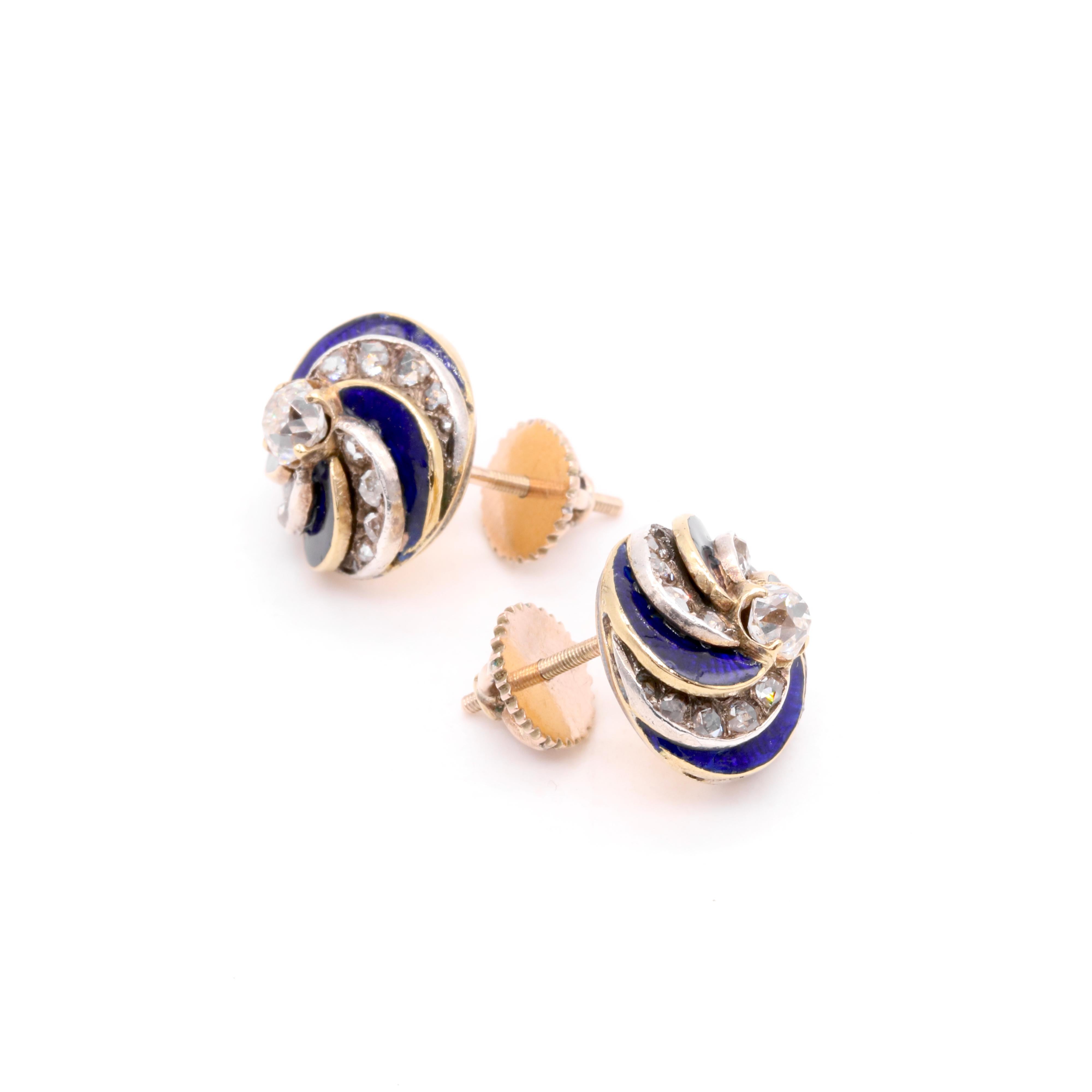 Boucles d'oreilles victoriennes anciennes en or jaune, argent, émail bleu et diamants taille ancienne Unisexe en vente