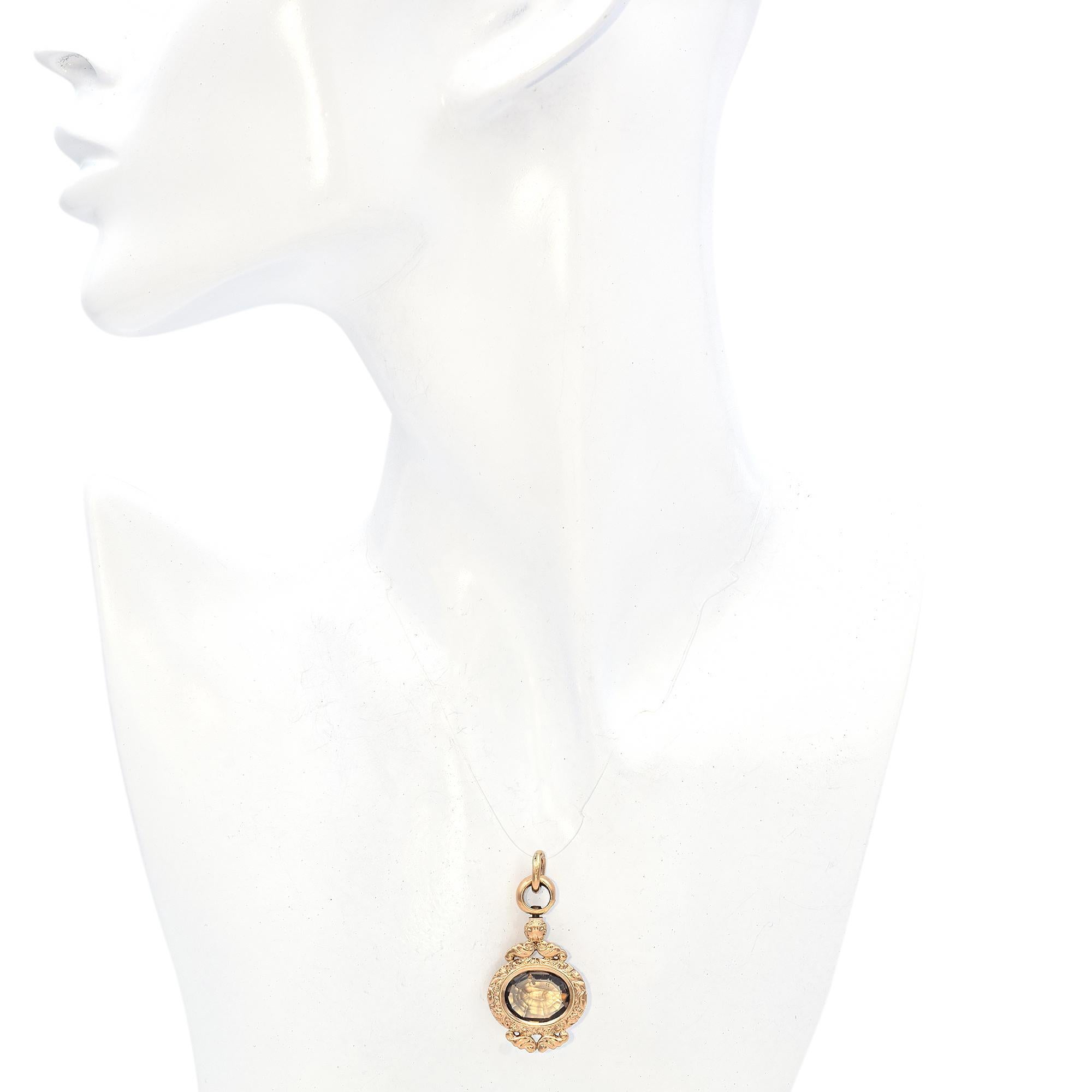 Pendentif de montre antique victorien en or jaune et quartz fumé Bon état - En vente à New York, NY