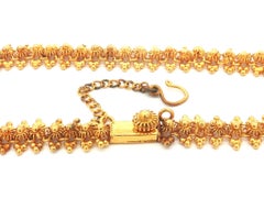 Bracciale antico vittoriano in oro giallo con perline a forma di petit Daisy Flower