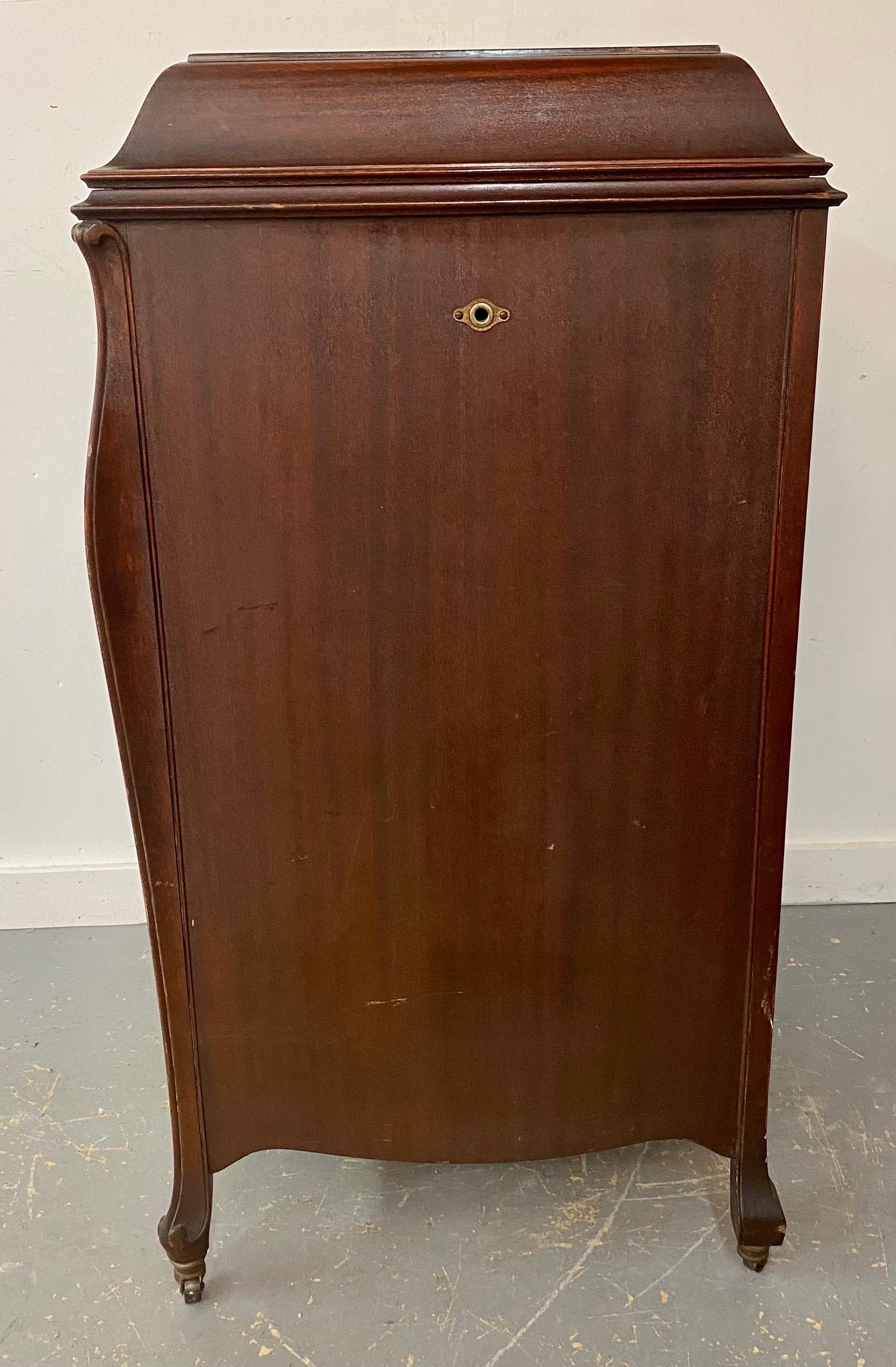 Antiker Mahagoni-Schrank im Queen Anne-Stil, VictorLA-Modell VV-XI Phonograph, VictorLA  im Angebot 4