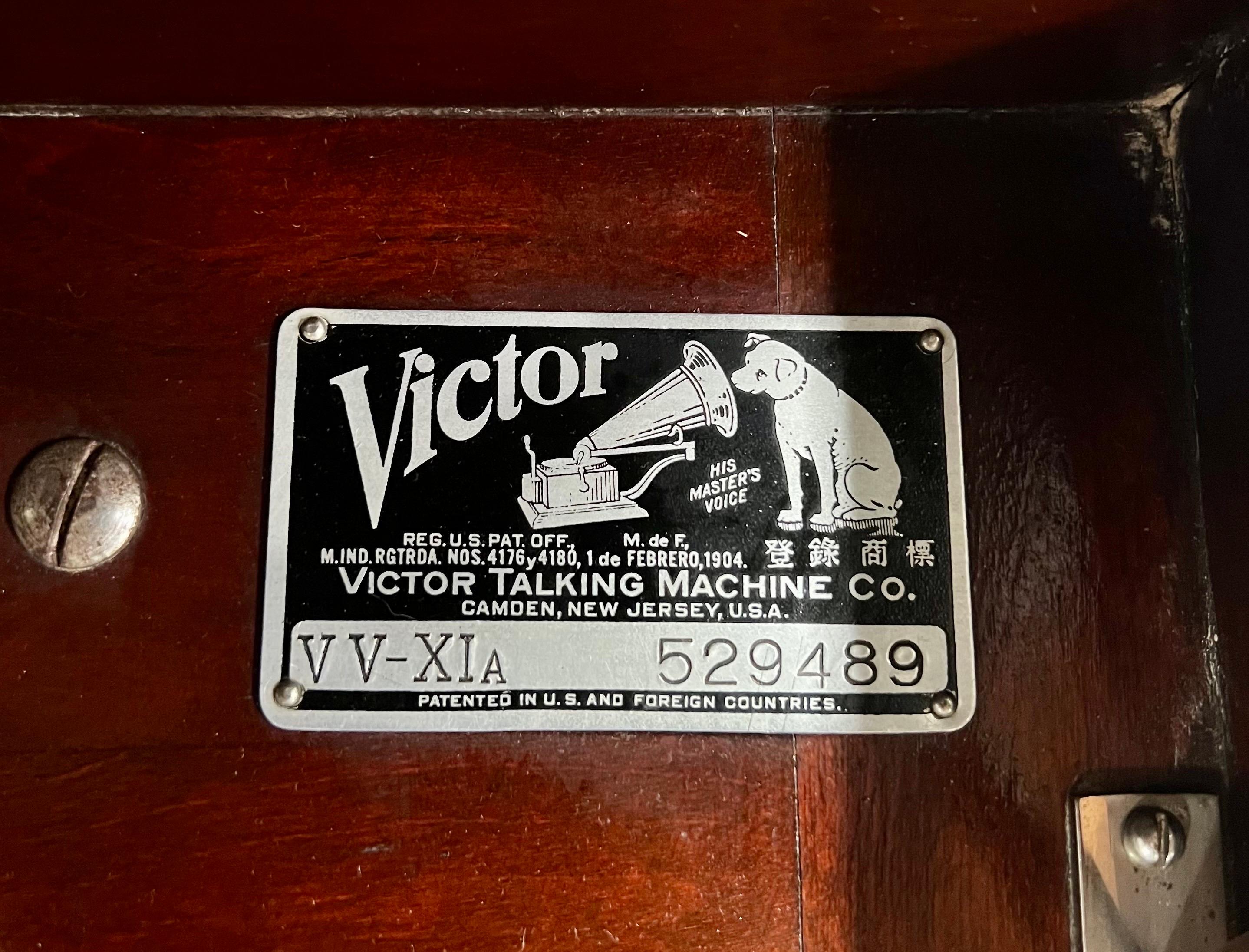 Antiker Mahagoni-Schrank im Queen Anne-Stil, VictorLA-Modell VV-XI Phonograph, VictorLA  im Angebot 10