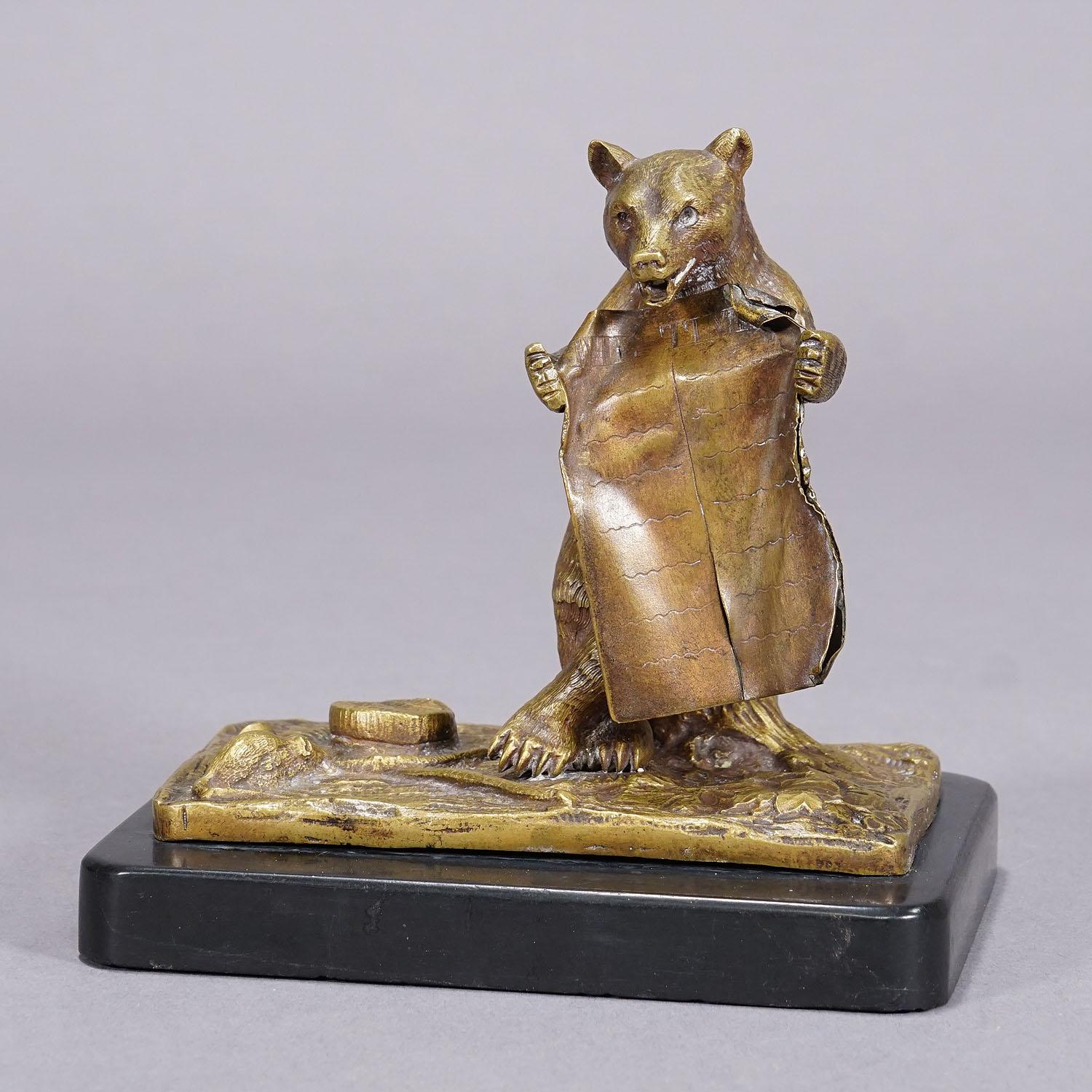 Sécession viennoise Ours en bronze antique de Vienna Bronze avec couverture en vente