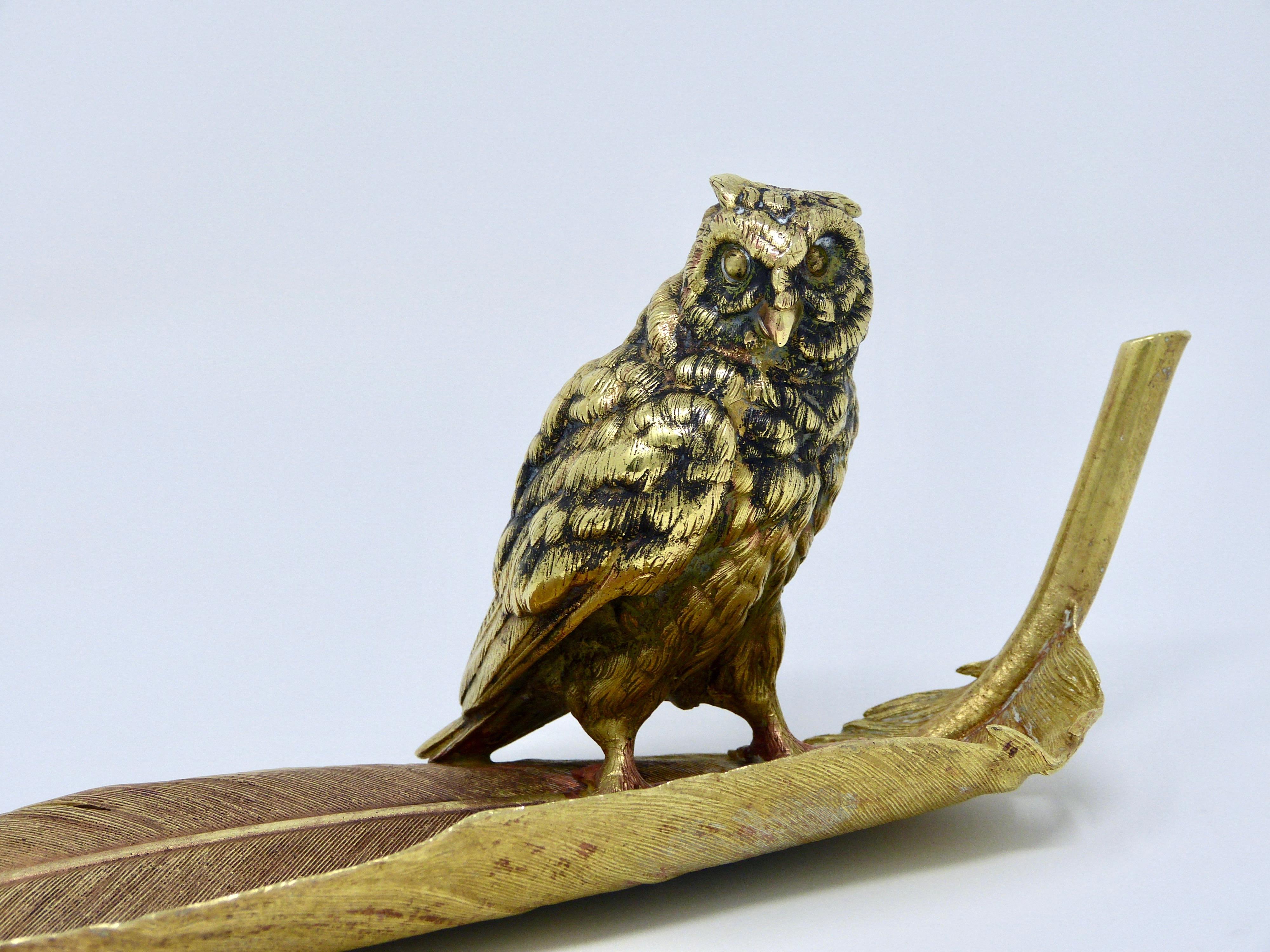 Austrian Antique Vienna Bronze Owl on a Feather Pen Rest Signed Geschützt, circa 1900 For Sale