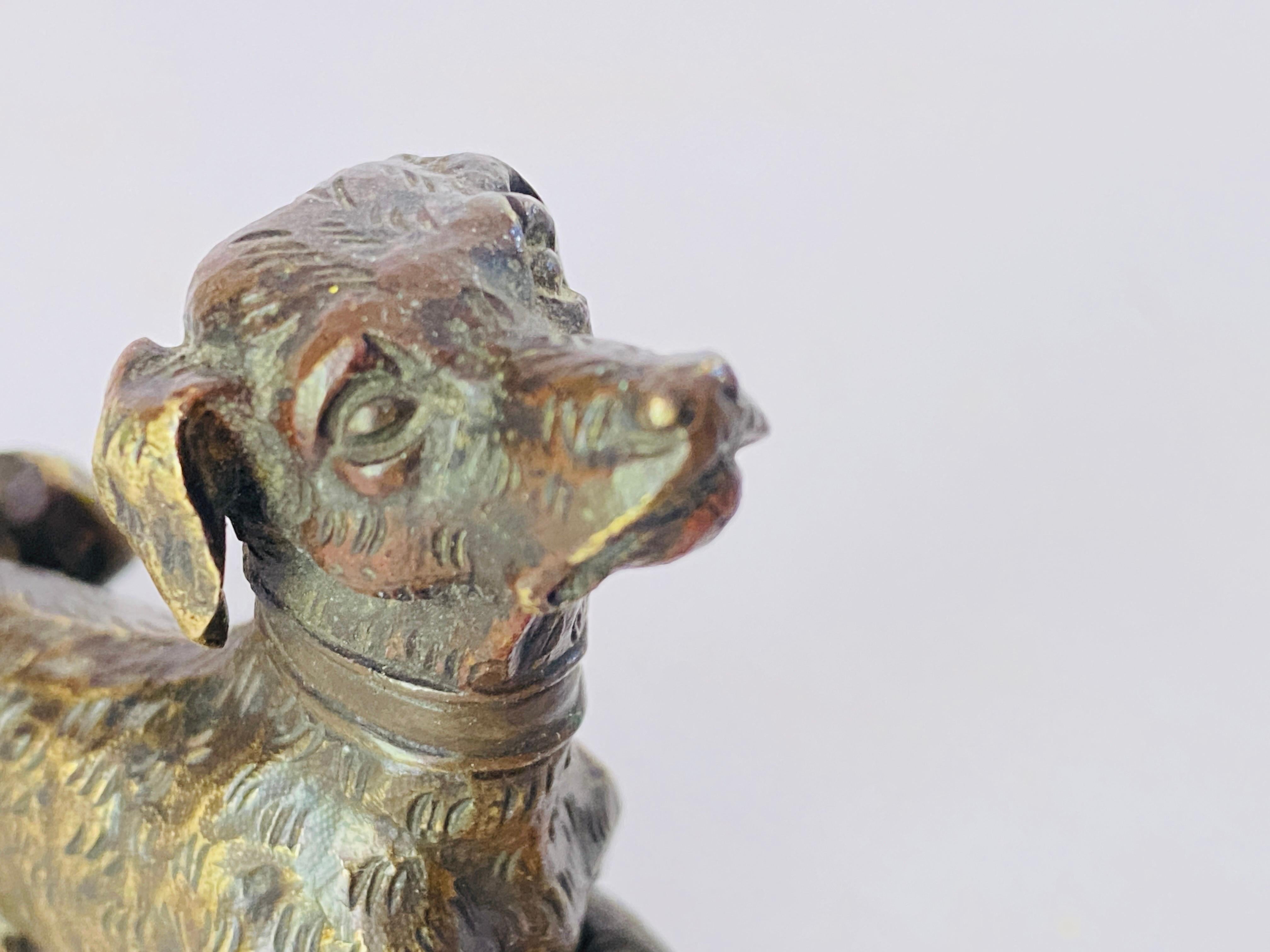Antike Wiener Bronzeskulptur eines Hundes im Bergman-Stil, Österreich, um 1900 im Angebot 3