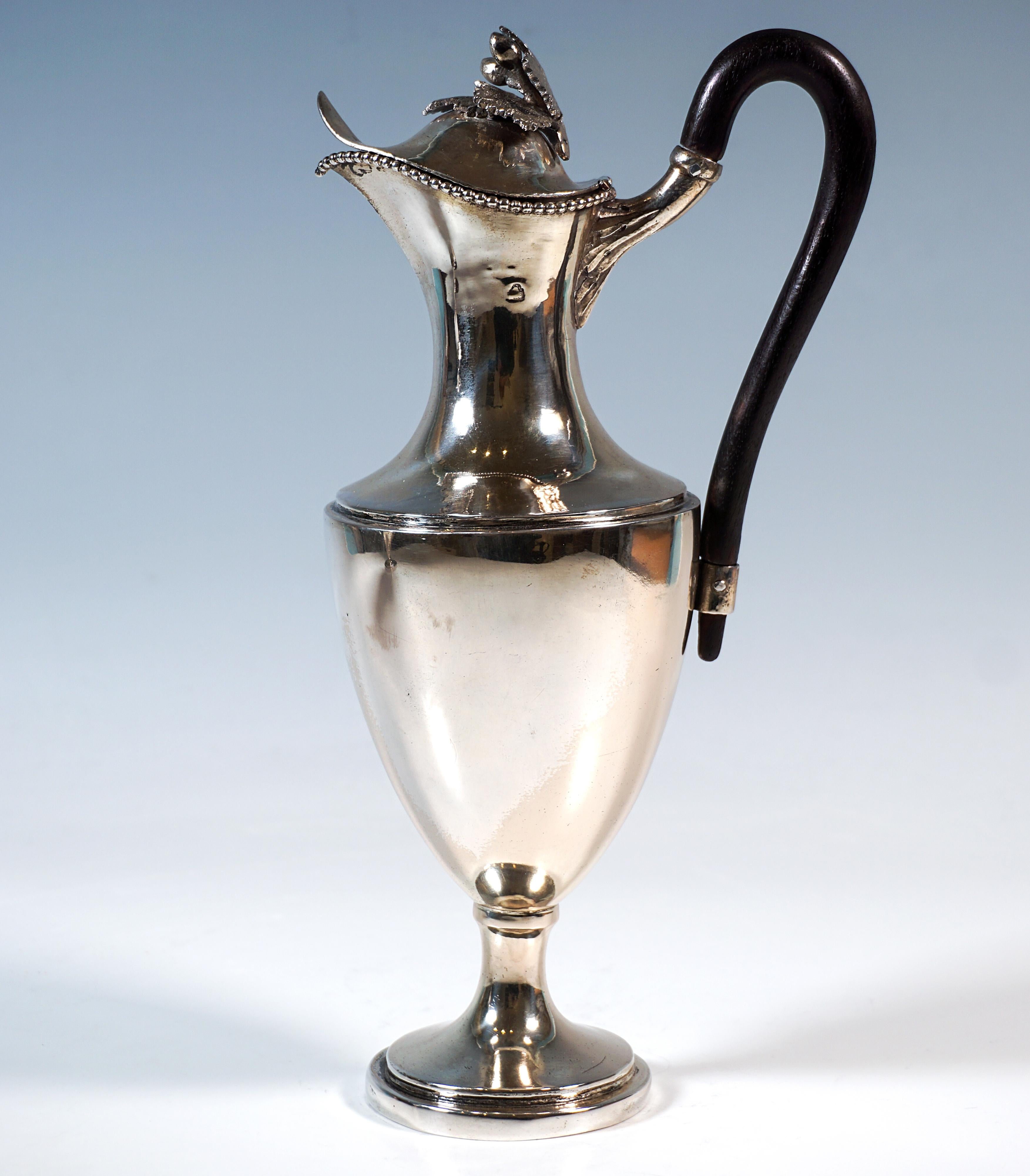 Autrichien Ancienne cruche à couvercle en argent de l'Empire de Vienne avec anse, Anton Kilitzky, 1806 en vente