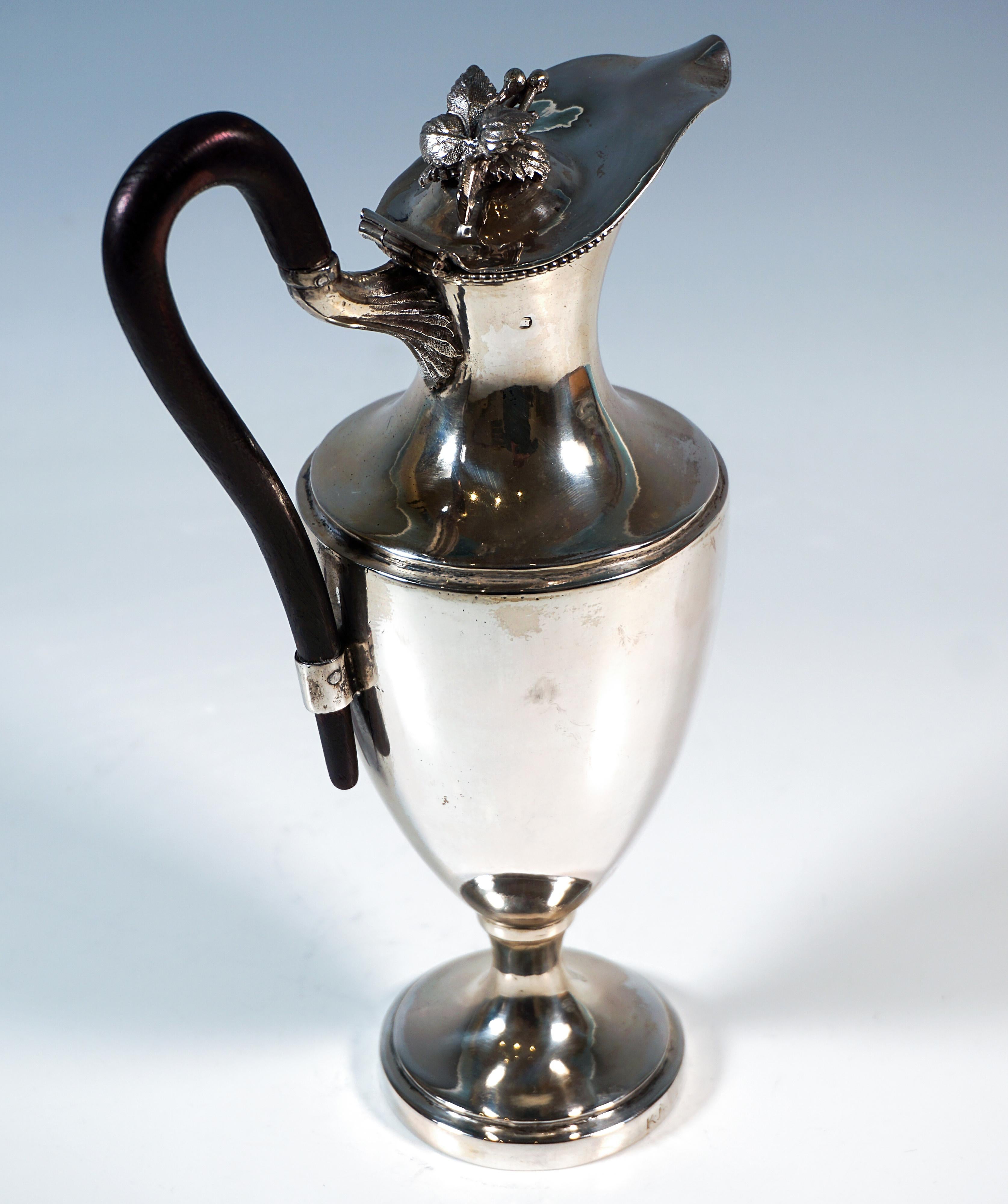 Autrichien Ancienne cruche à couvercle en argent de l'Empire de Vienne avec anse, par Ignatius Haller, 1803 en vente