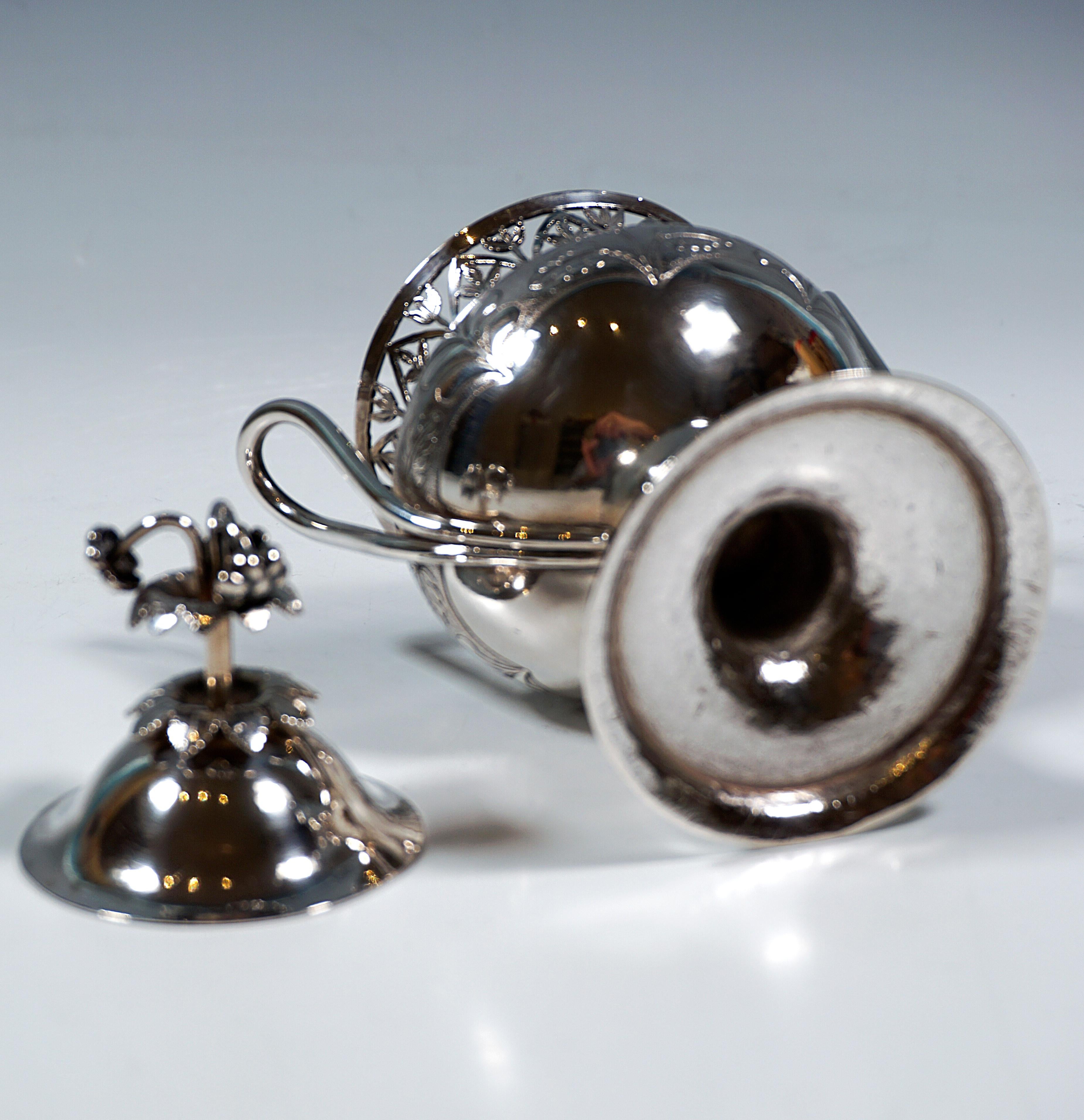 Antigua urna de azúcar de plata del Imperio de Viena, Budapest, Hungría, circa 1805 en Bueno estado para la venta en Vienna, AT