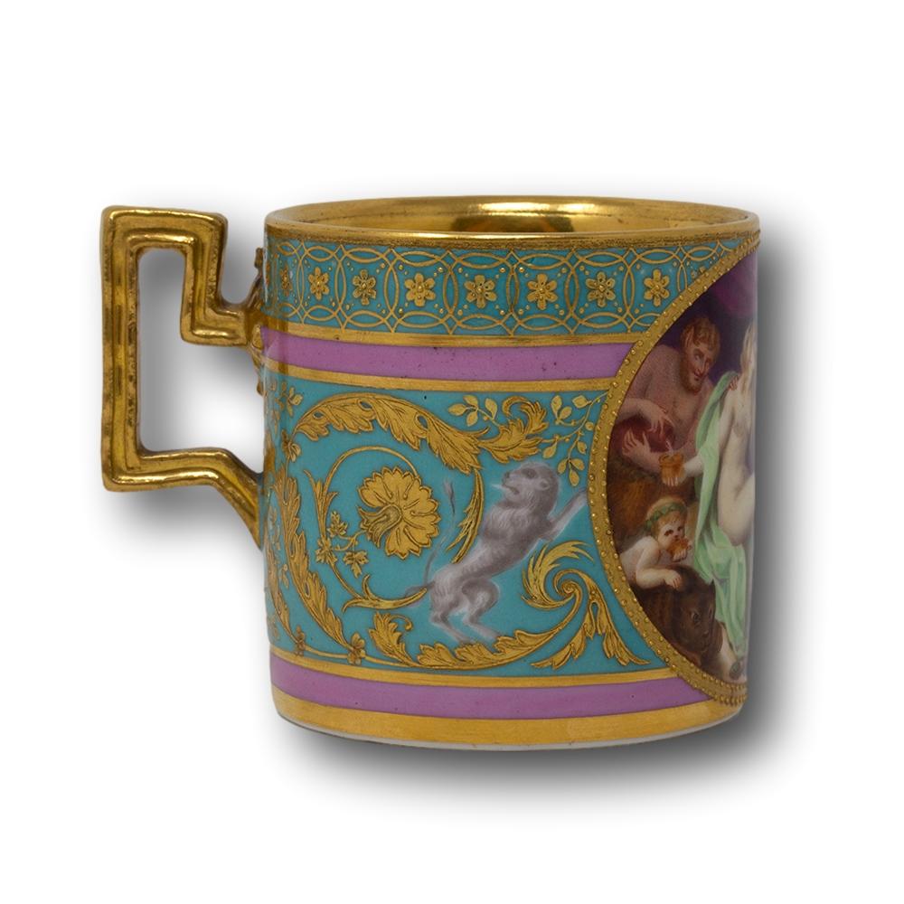 Tazza e piattino antichi in porcellana di Vienna In condizioni buone in vendita a Newark, England