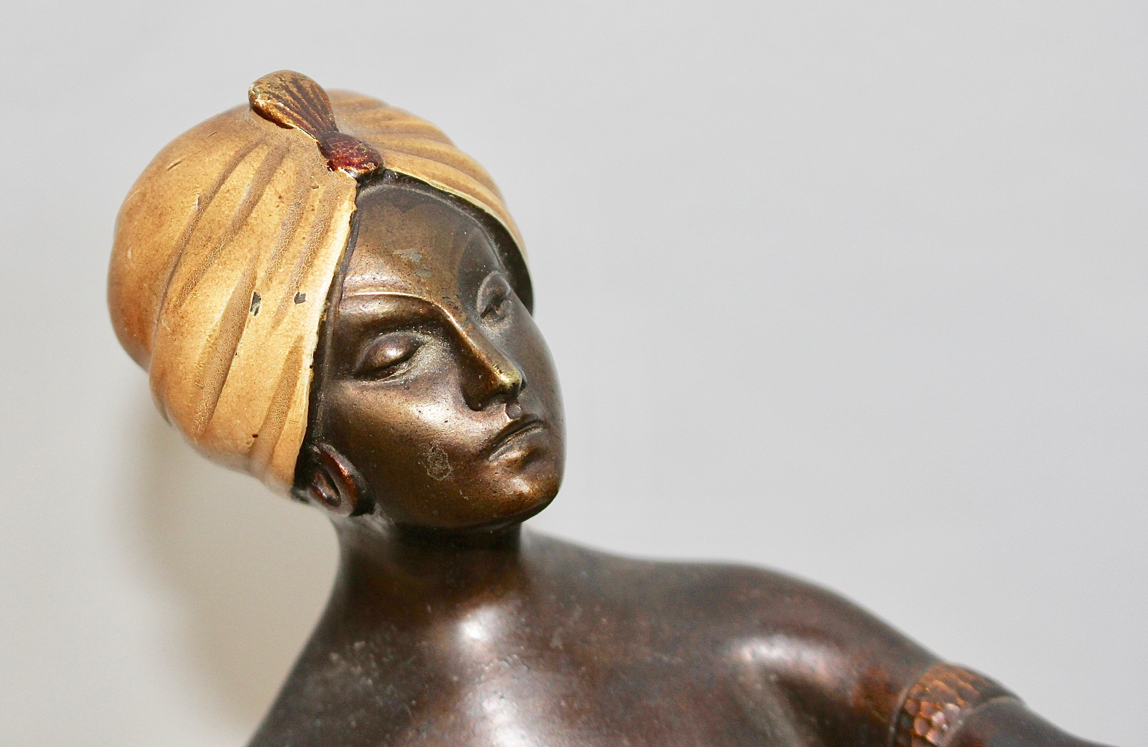 Antike Wiener Bronzeskulptur einer Wiener Bronzeskulptur, orientalischer Akt Tänzerin, glockender Tanz im Angebot 3