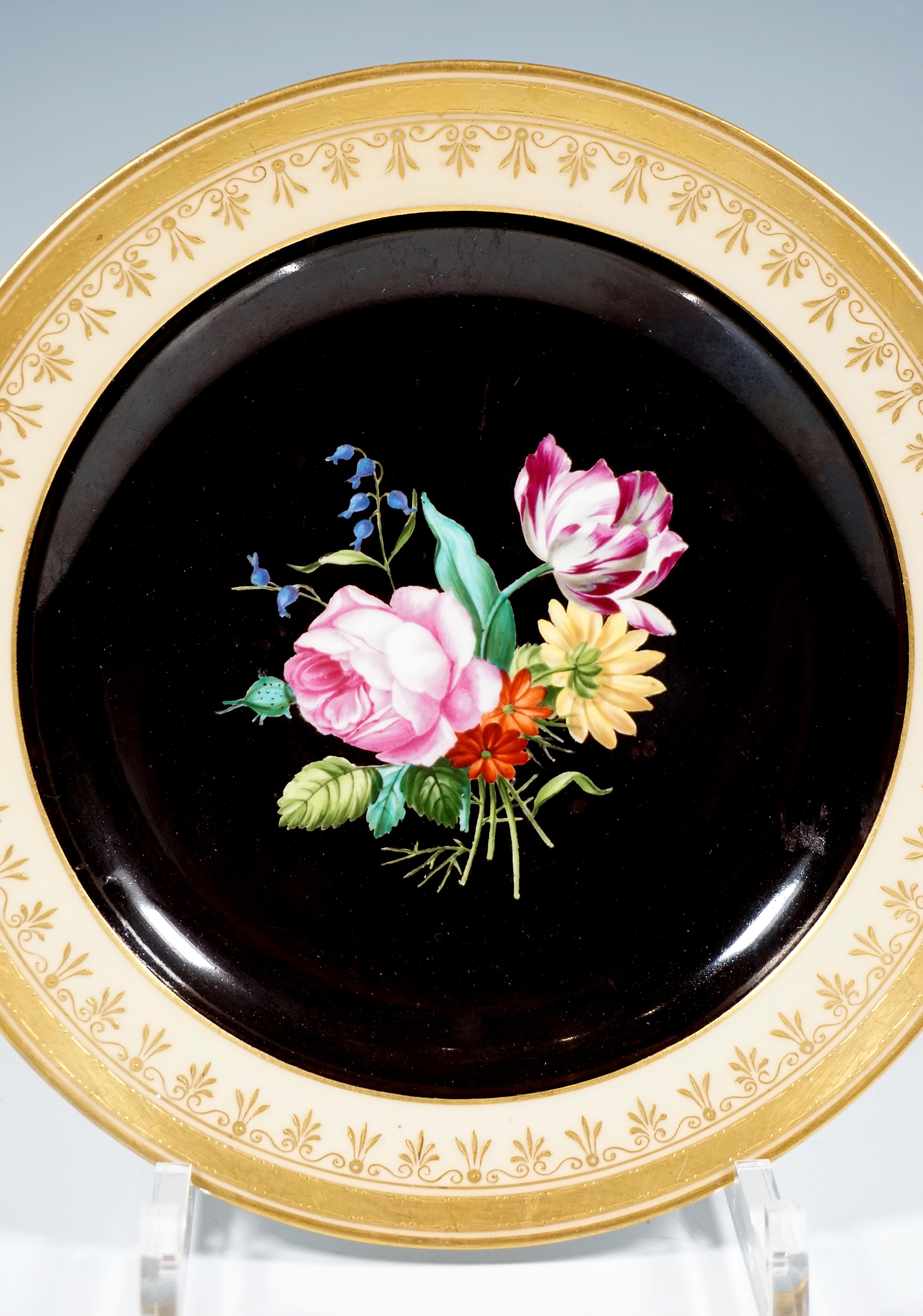 Barocco Antico piatto di porcellana imperiale viennese, Splendore botanico, 'Bouquet', 1827 in vendita