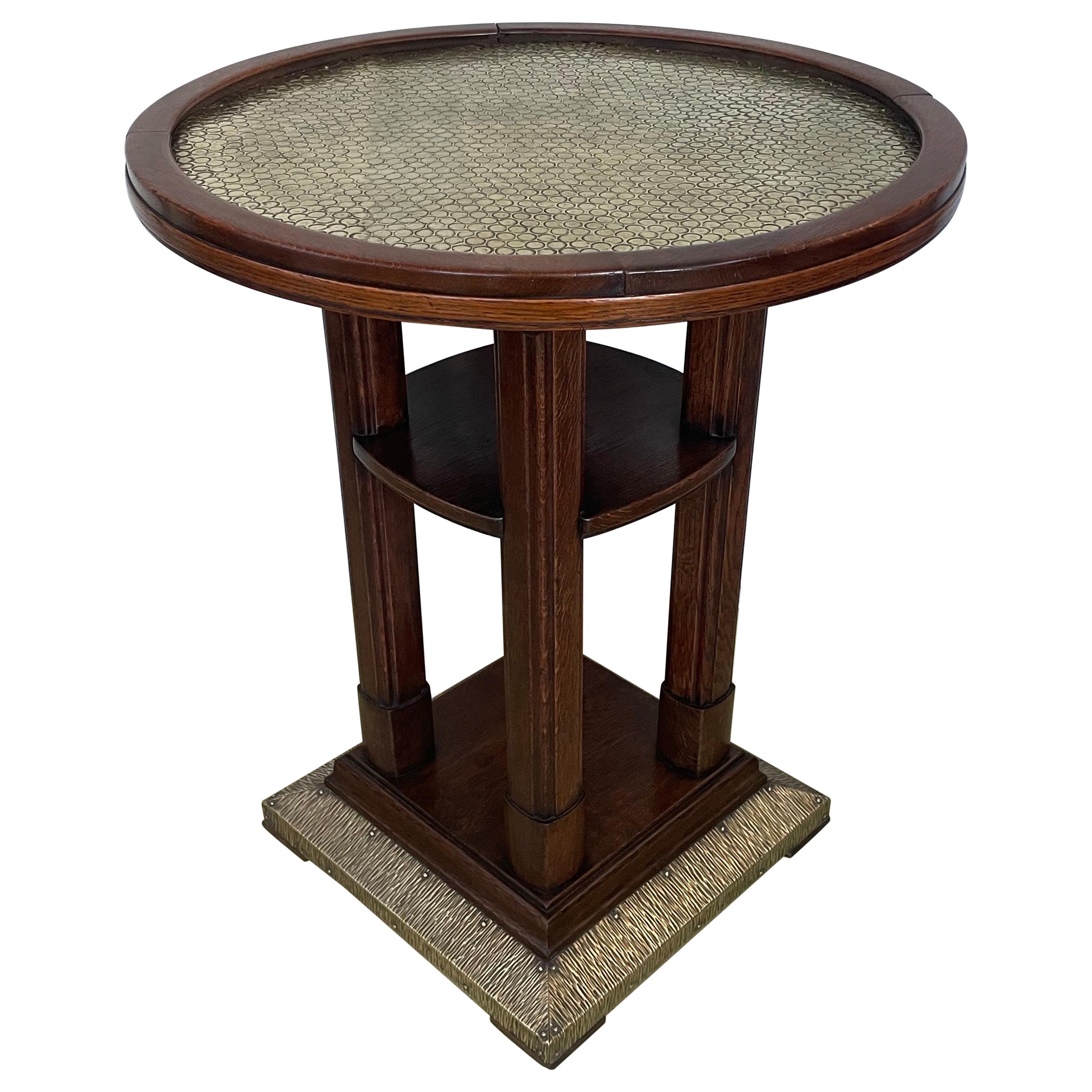 Antigua mesa auxiliar vienesa de roble y latón c1920s