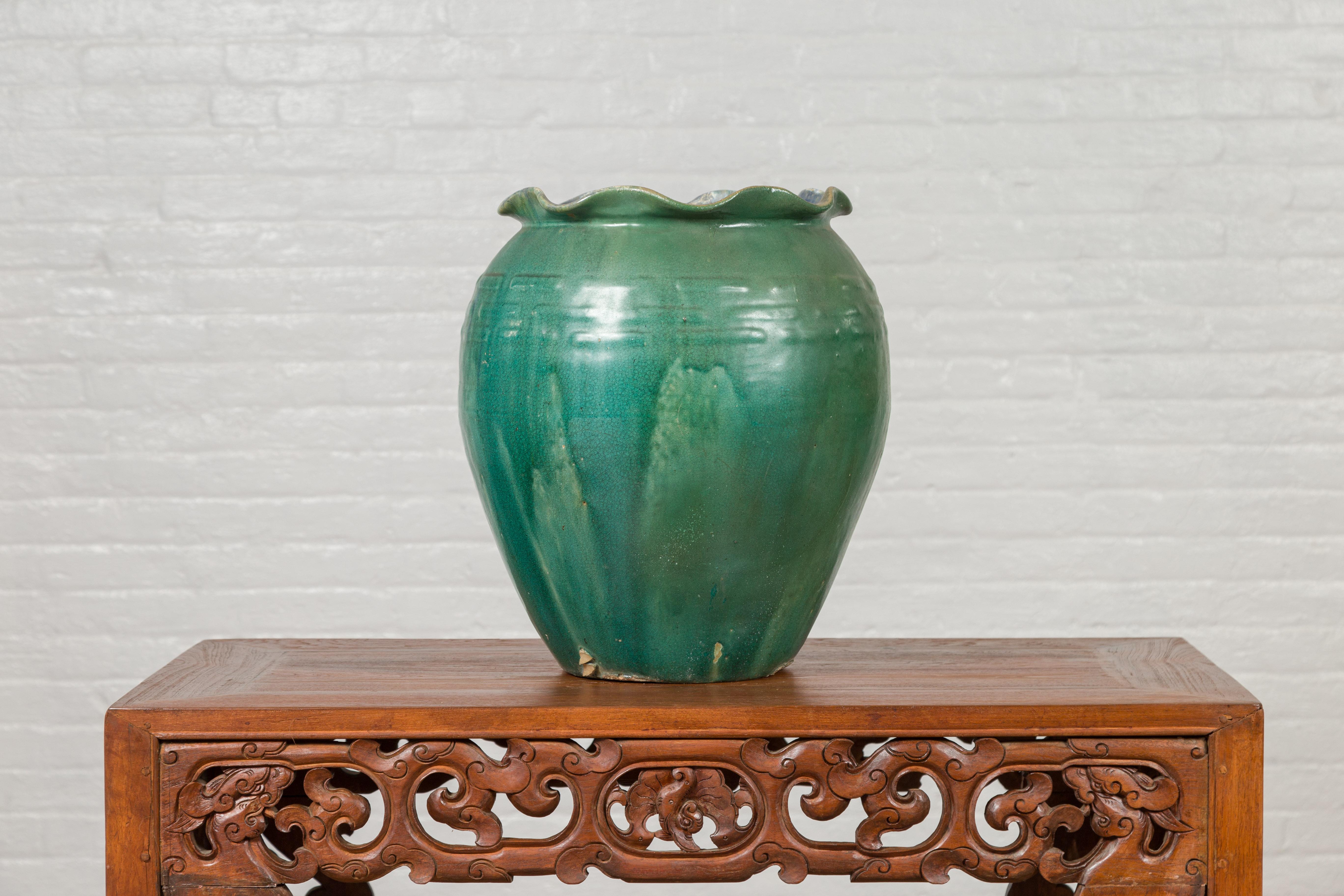 Antique Vietnamese or Chinese Green Glazed Vase with Scalloped Lip For Sale 2