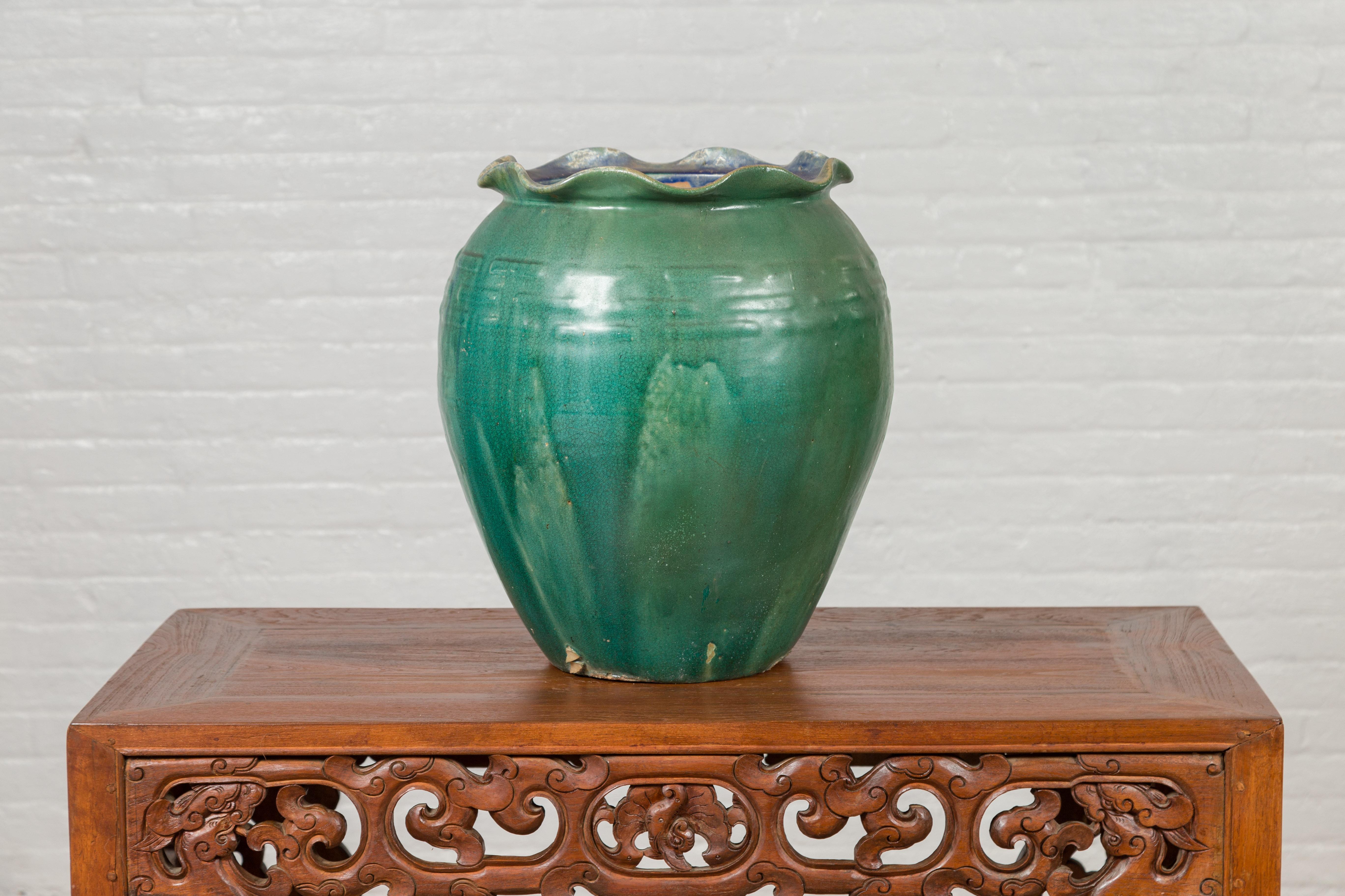 Antique Vietnamese or Chinese Green Glazed Vase with Scalloped Lip For Sale 3