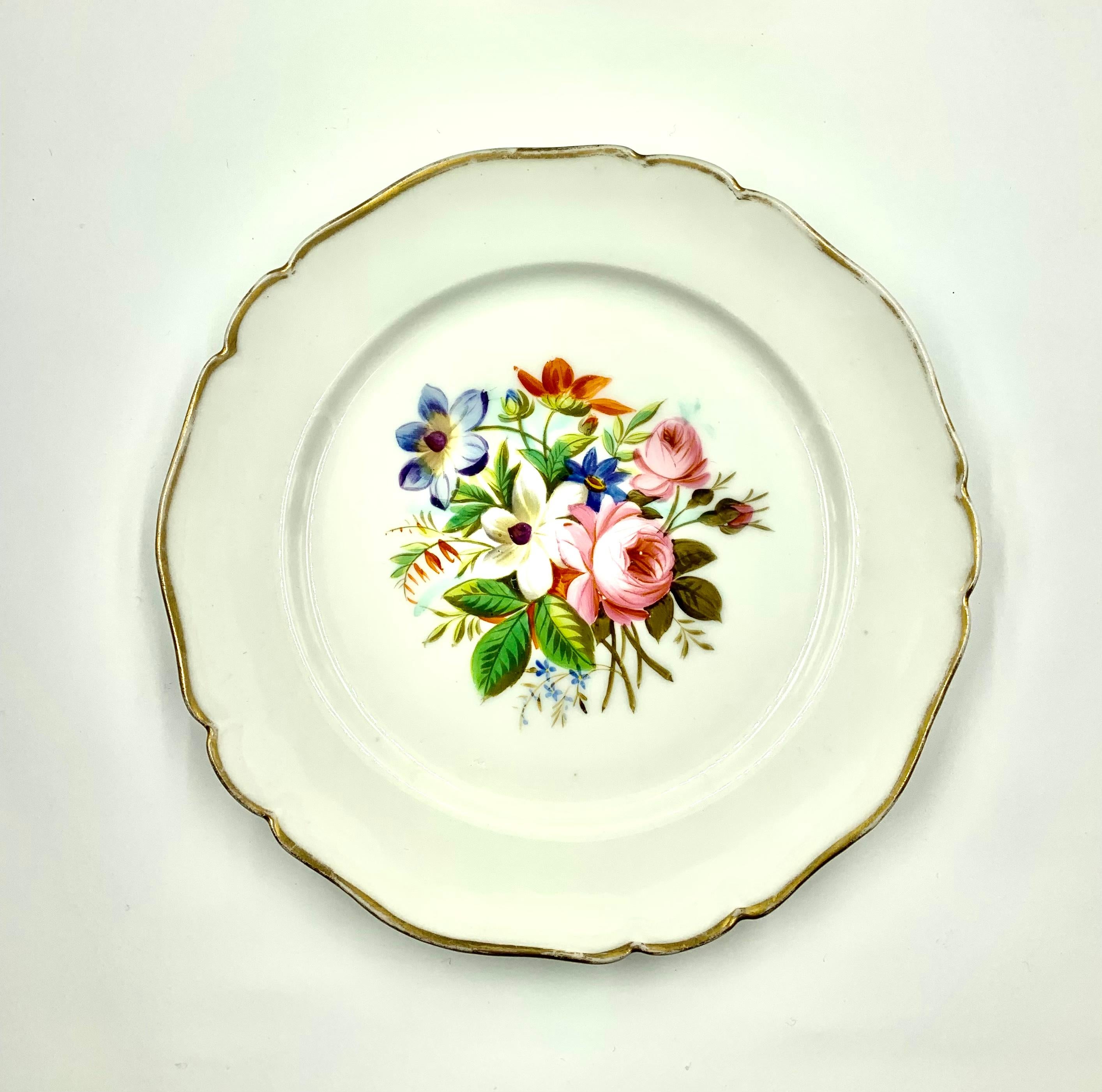 Service  dessert ancien en porcelaine de Vieux Paris peint  la main  motif de fleurs pour 8 personnes en vente 1