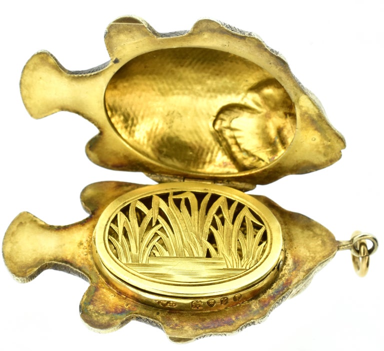 Antique Vinaigrette, in Silver and Vermeil with a Fish Motif, Necklace, c. 1892 In Good Condition For Sale In Aspen, CO