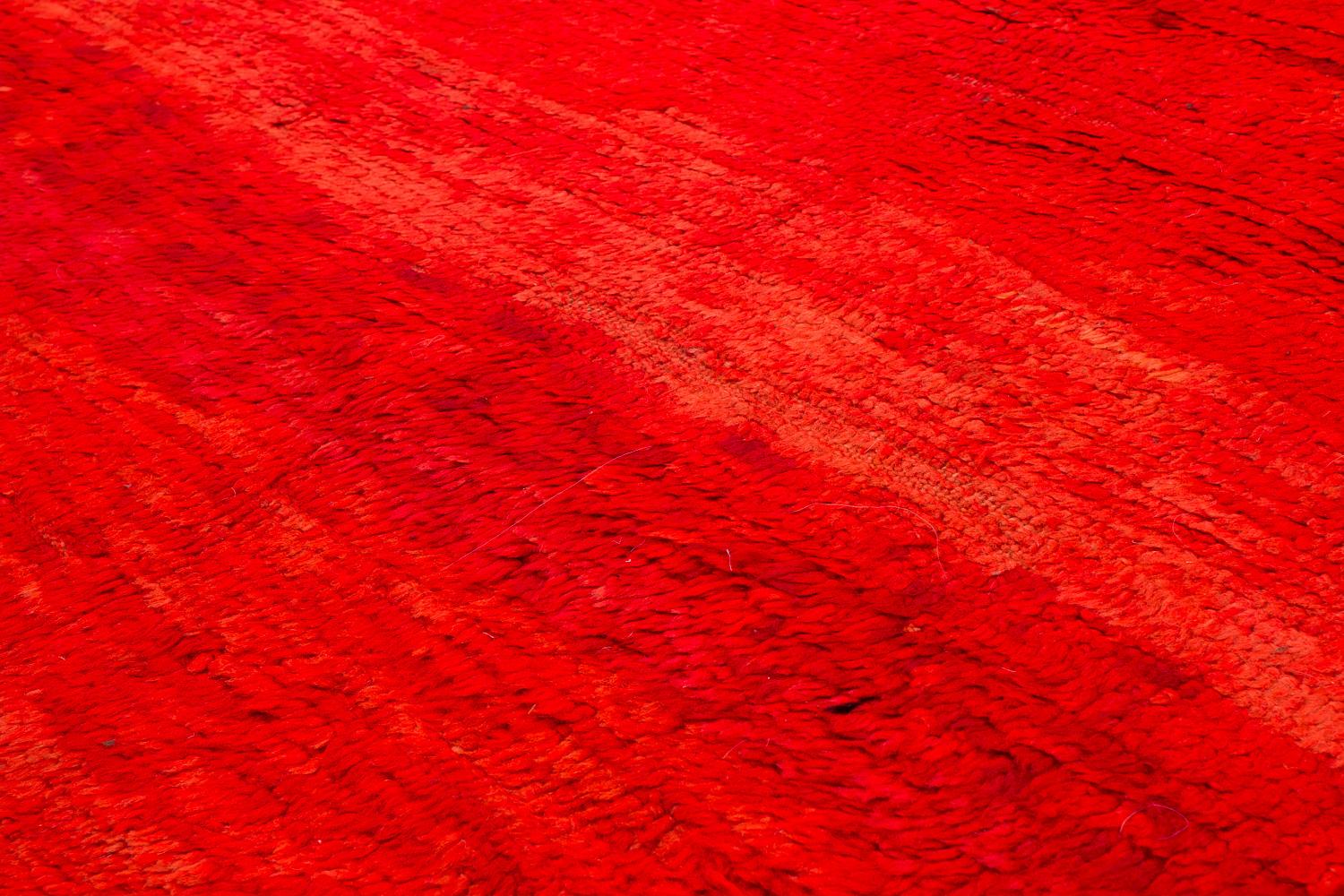 Alfombra marroquí antigua de lana con flecos Vintage Auténtico Rojo Moderno de mediados de siglo en venta
