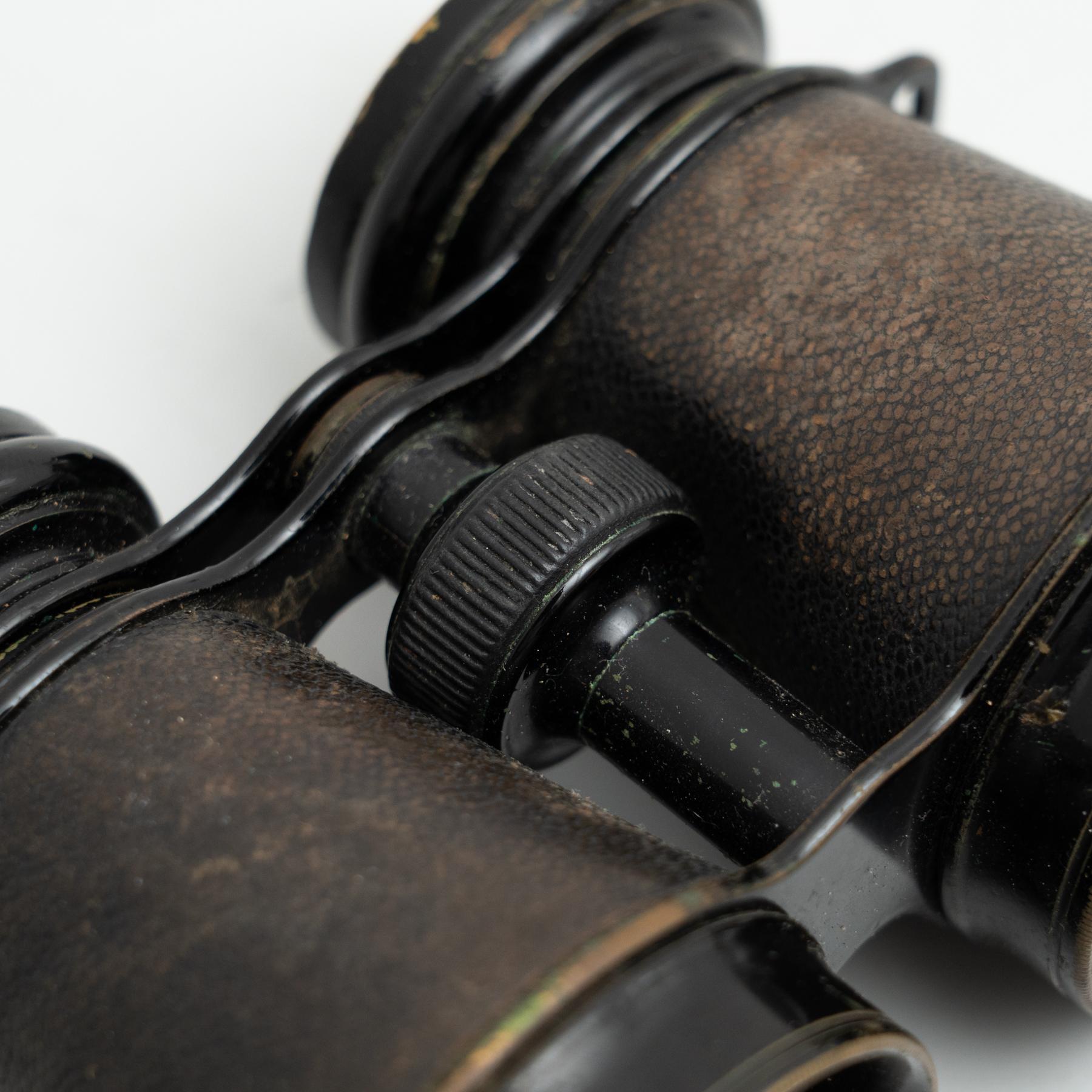 Antique Vintage Binoculars on a Leather Case, circa 1950 For Sale 2
