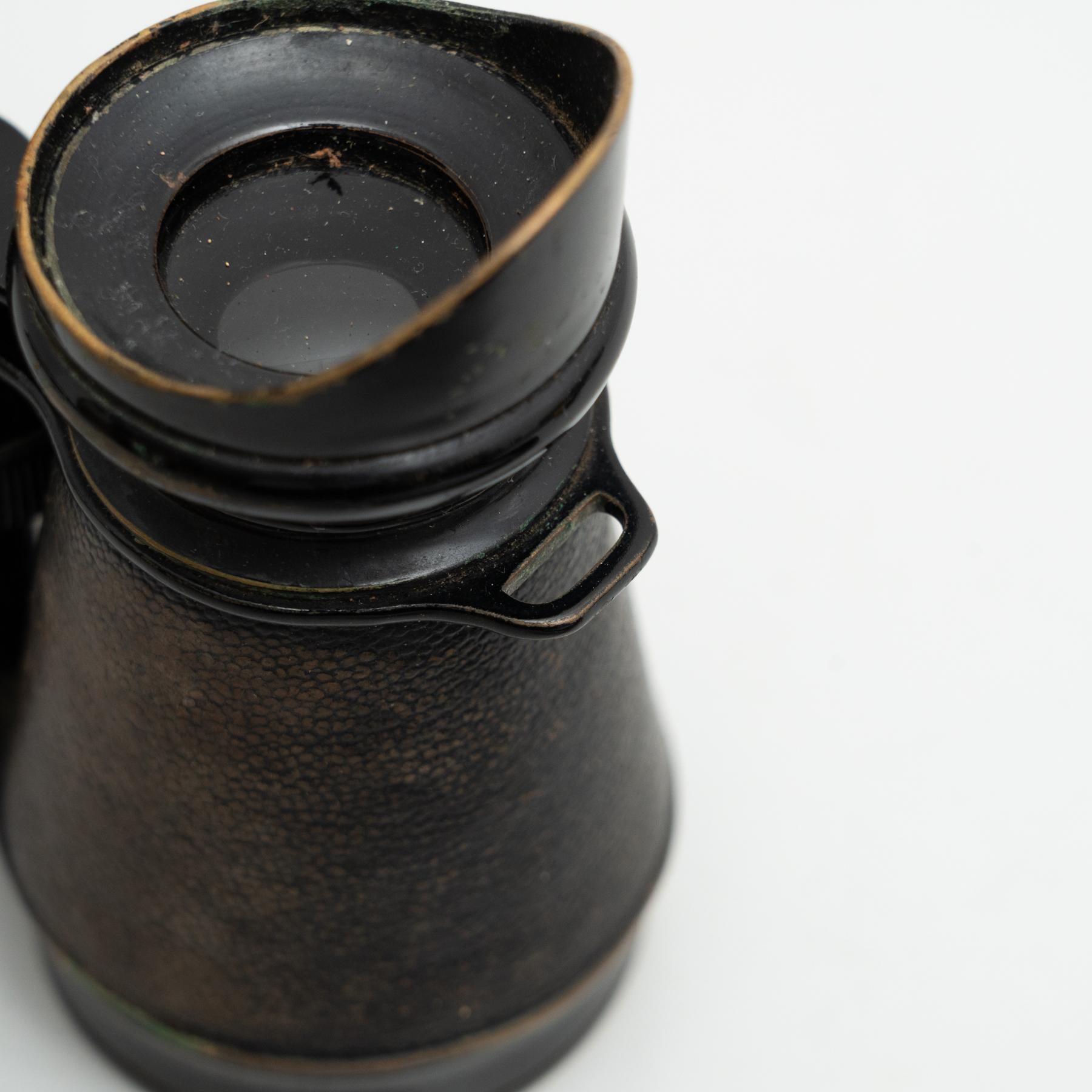 Antique Vintage Binoculars on a Leather Case, circa 1950 For Sale 4