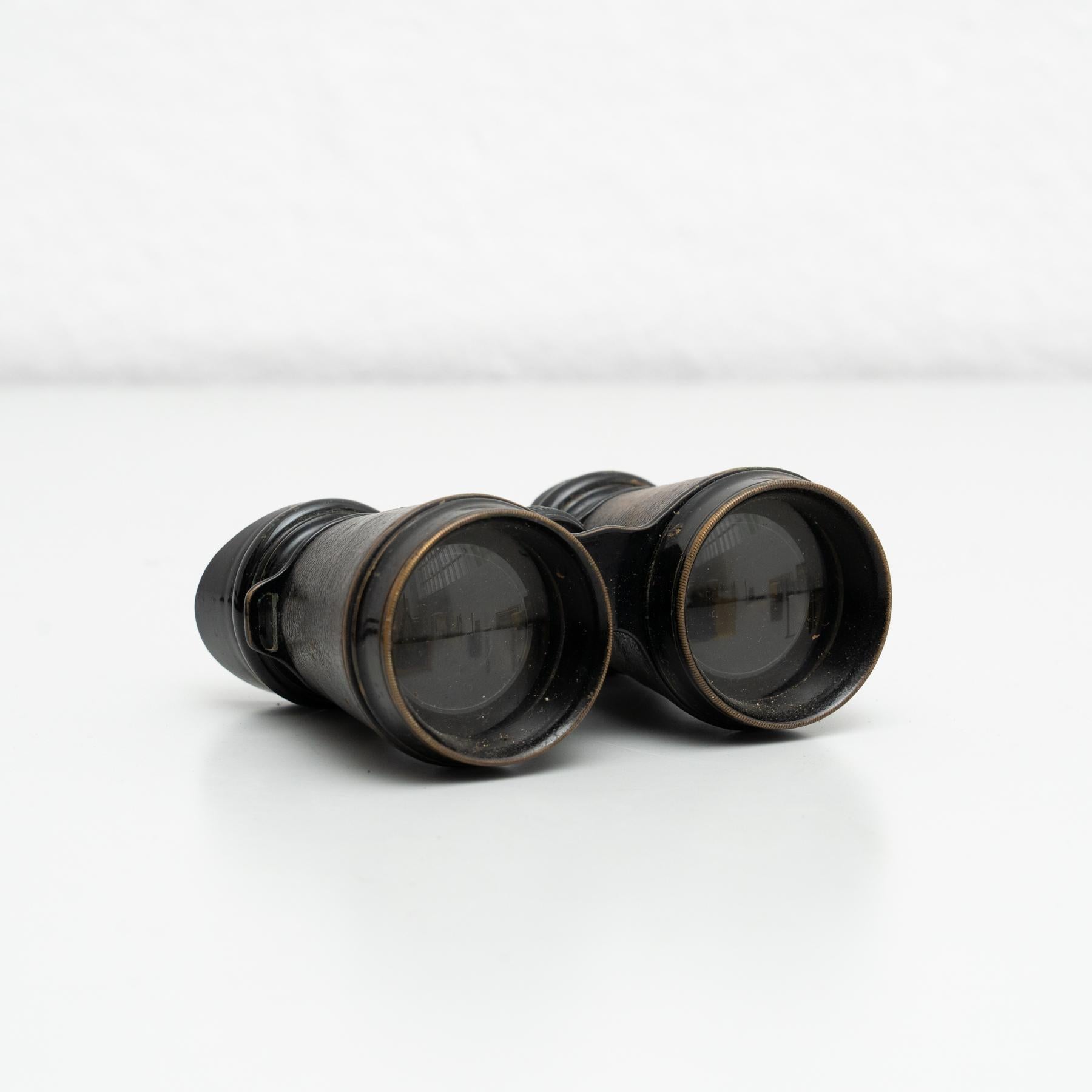 Metà XX secolo Antico binocolo d'epoca con custodia in pelle, circa 1950