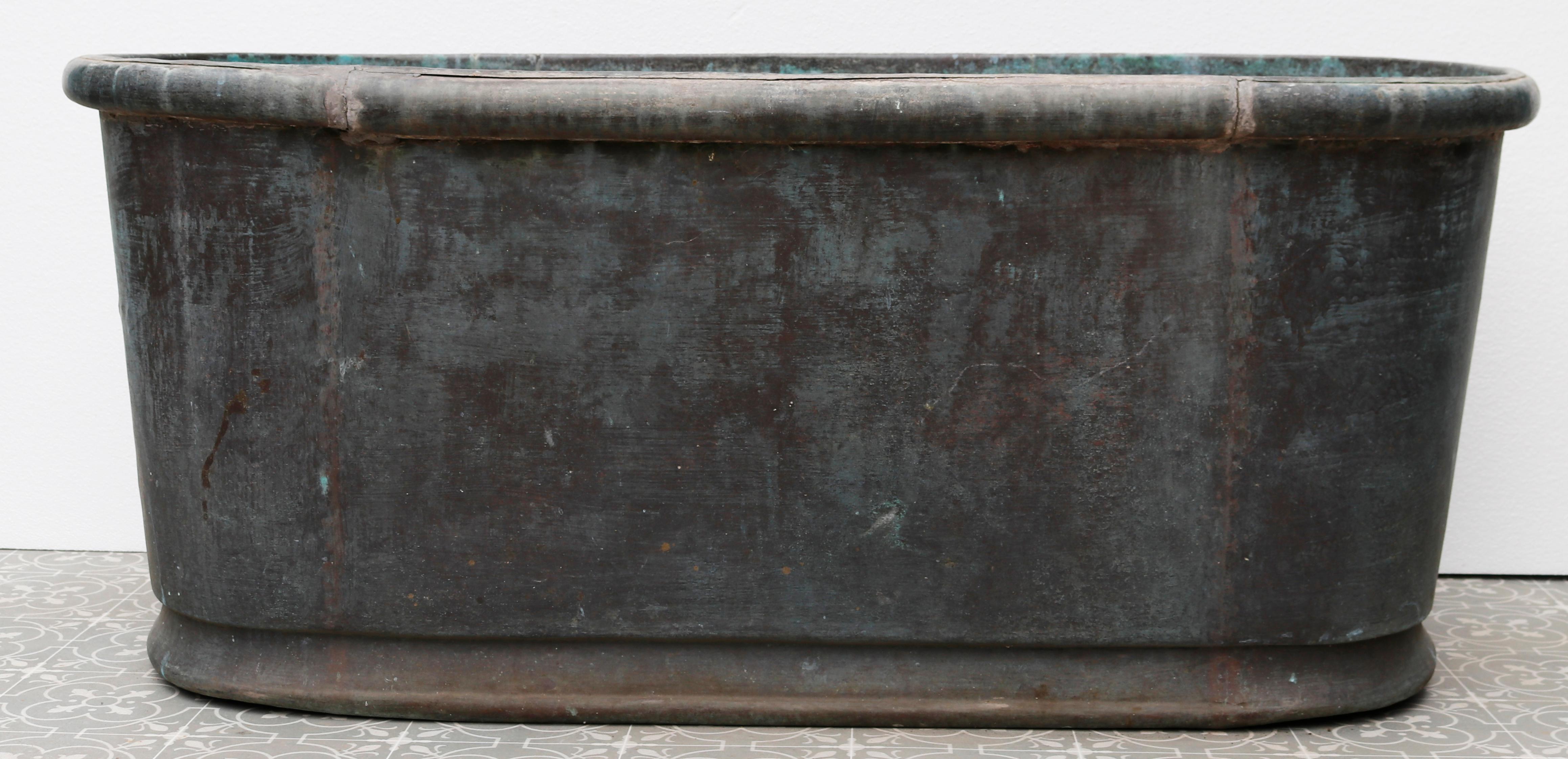 Antique Vintage Copper Bath Tub In Fair Condition In Wormelow, Herefordshire