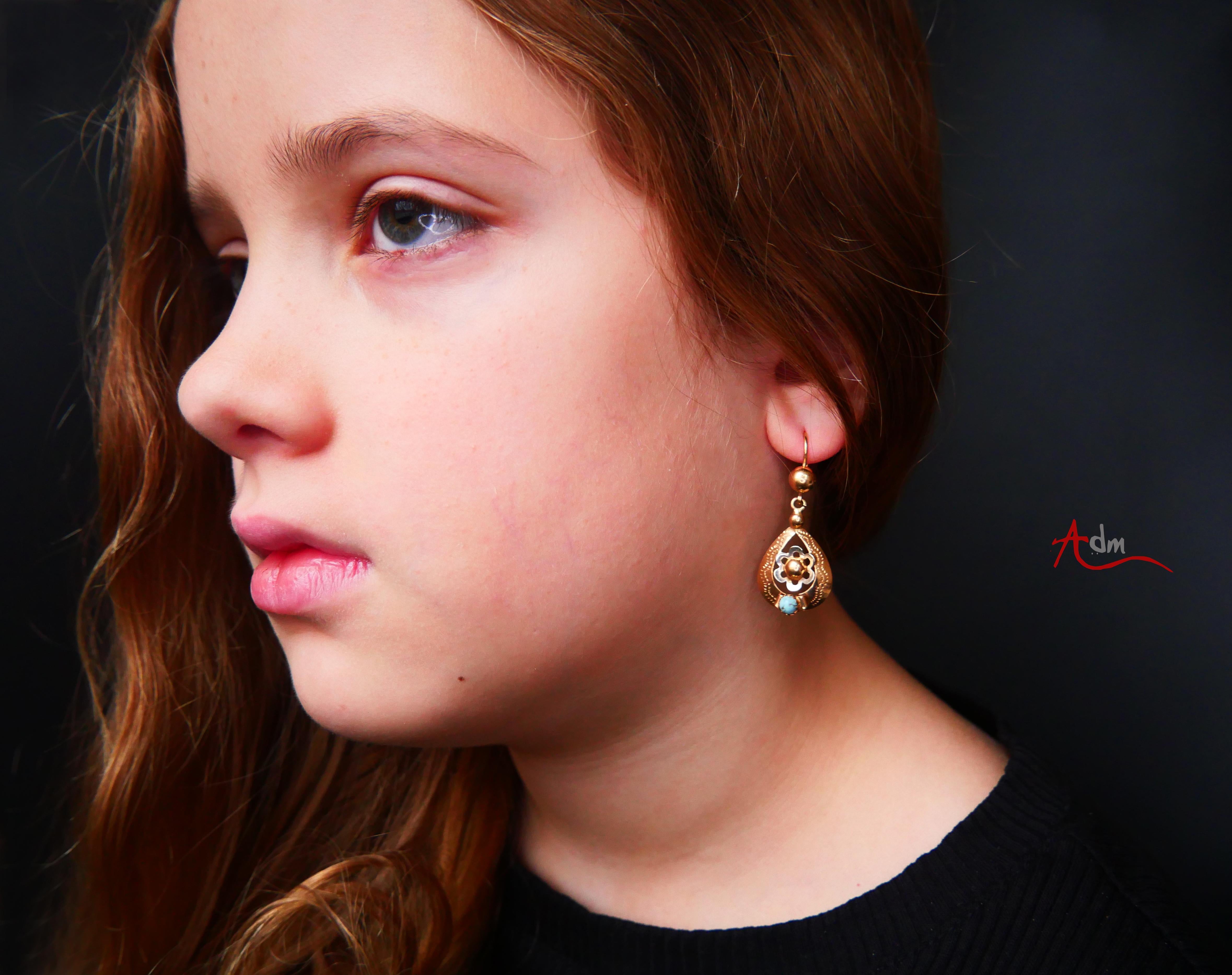 Cabochon Antique Vintage Dangle Earrings natural Turquoise solid 18K Gold /4.8gr For Sale