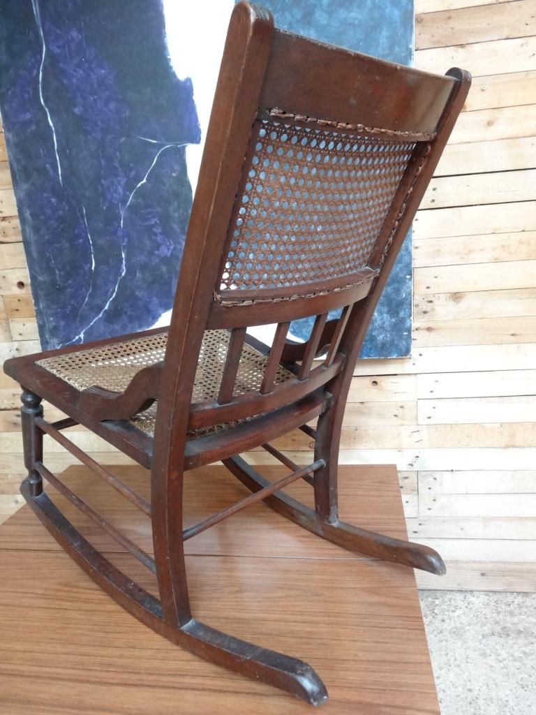 Chaise à bascule ancienne en chêne anglais ancien, années 1800 En vente