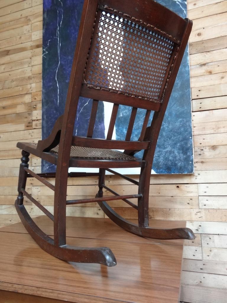 British Antique Vintage English Oak Rocking Chair, 1800s For Sale