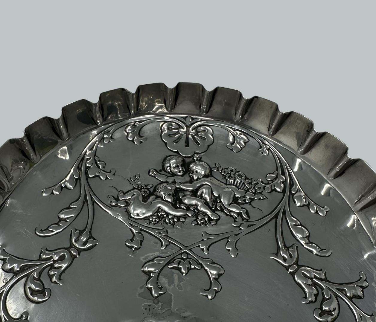 Antiguo Vintage Inglés Plata de Ley Camarero Carta Bandeja 1902 Querubines en Bueno estado para la venta en Dublin, Ireland