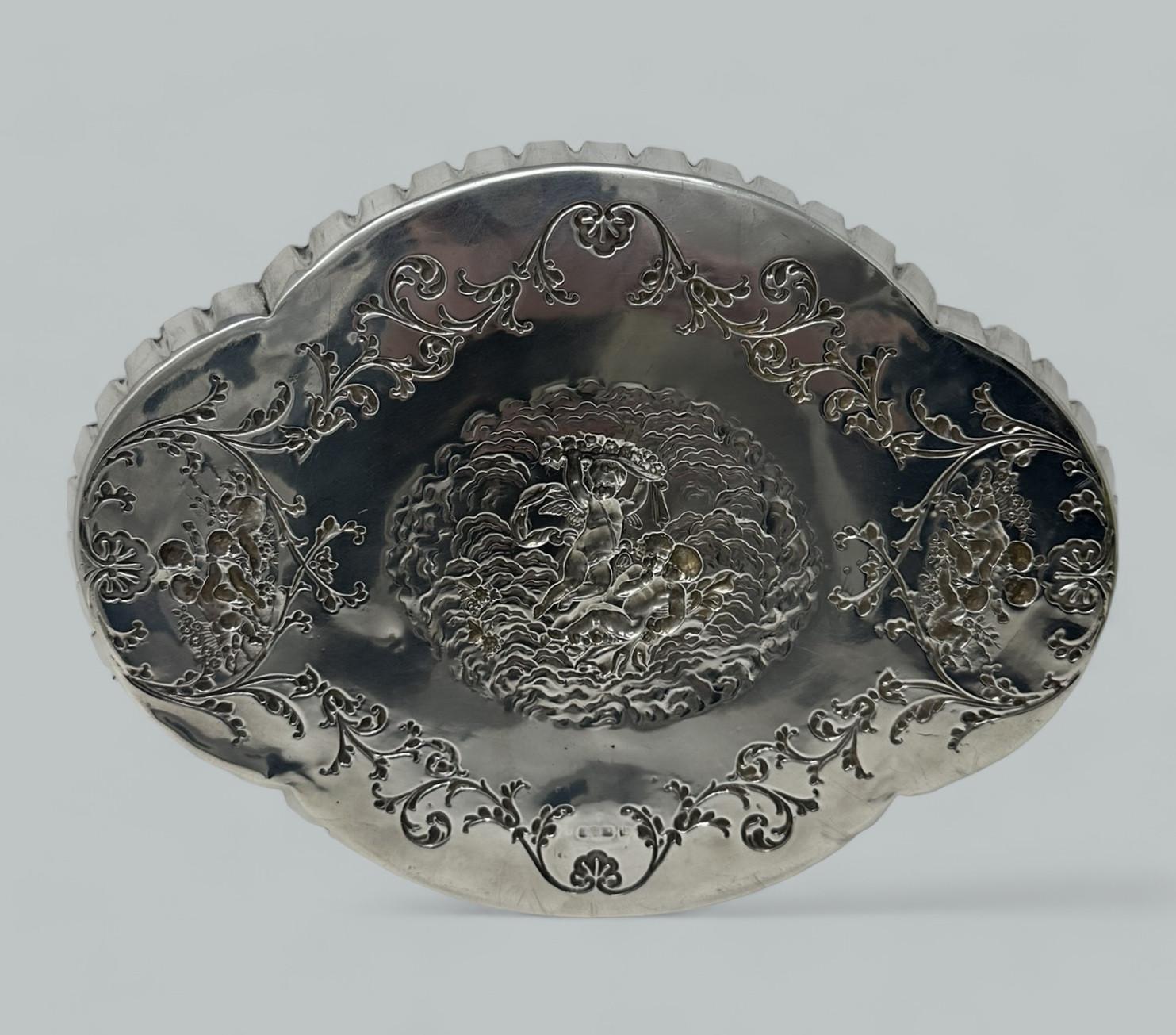 Antiguo Vintage Inglés Plata de Ley Camarero Carta Bandeja 1902 Querubines Plata esterlina en venta