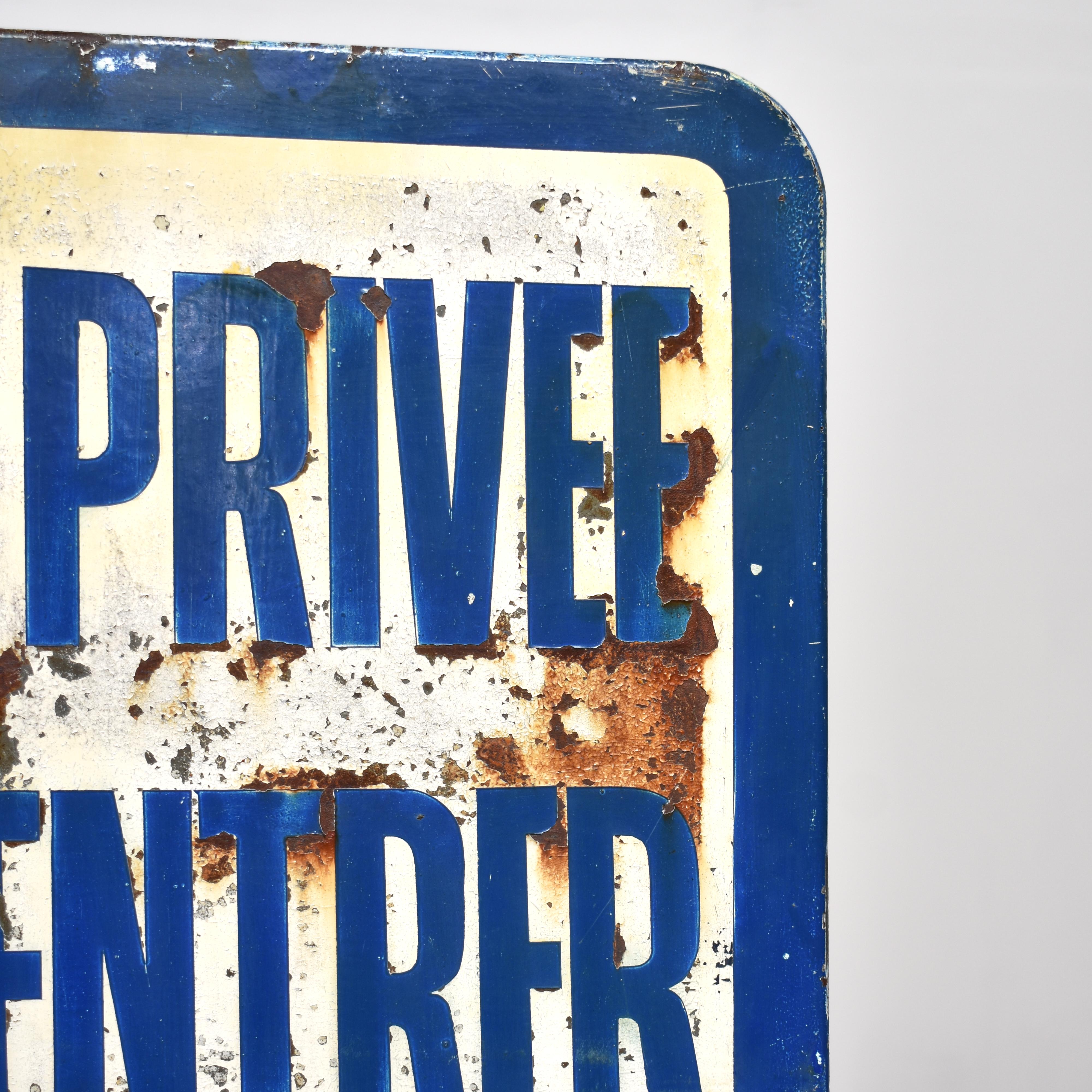 20ième siècle Antique Vintage French Country House Private Property Wall Sign (Panneau mural de propriété privée) en vente