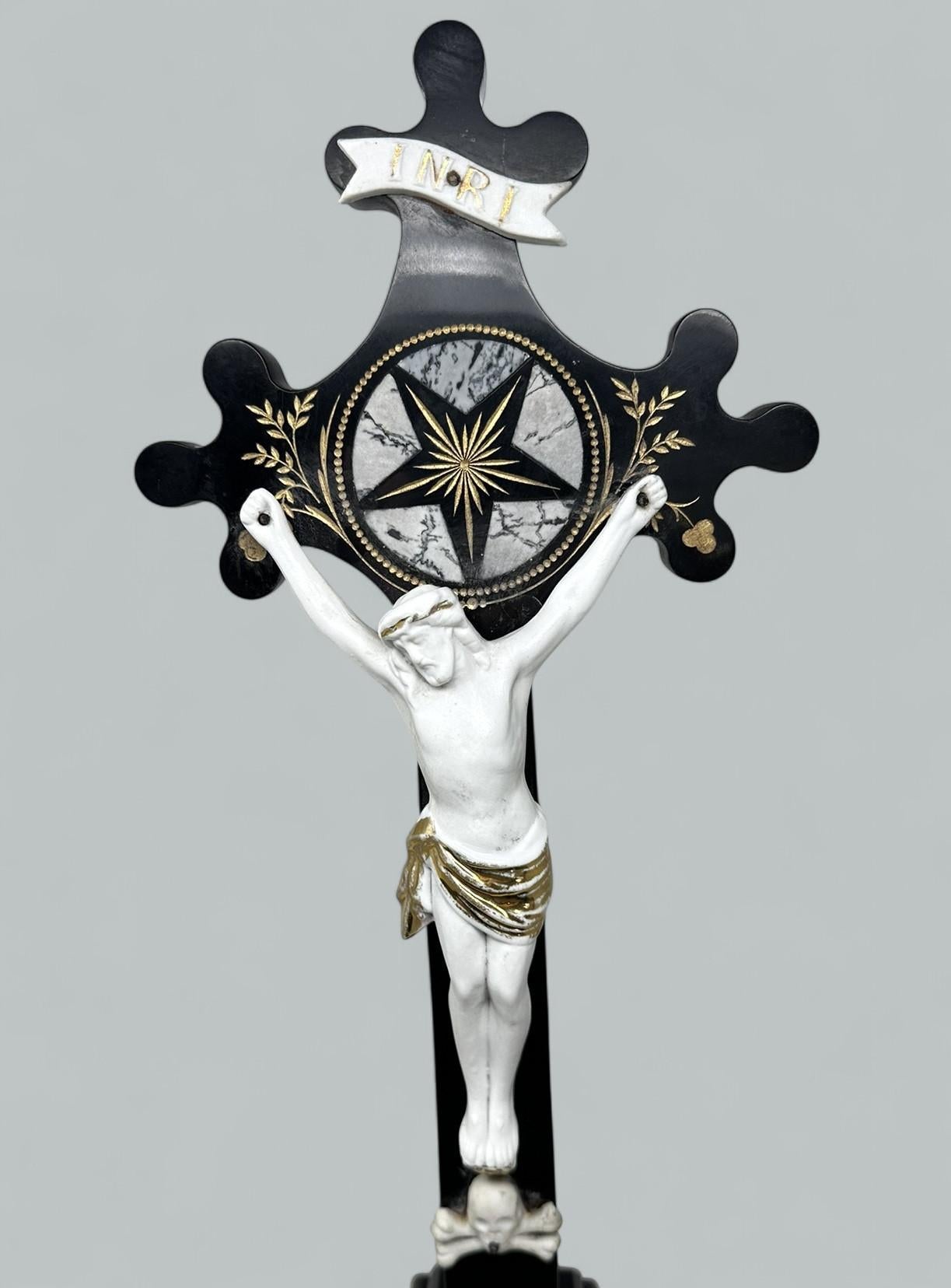 Art nouveau Antique Vintage French Gilt Marble Religious Holy Crucifix Jesus Christ Cross en vente