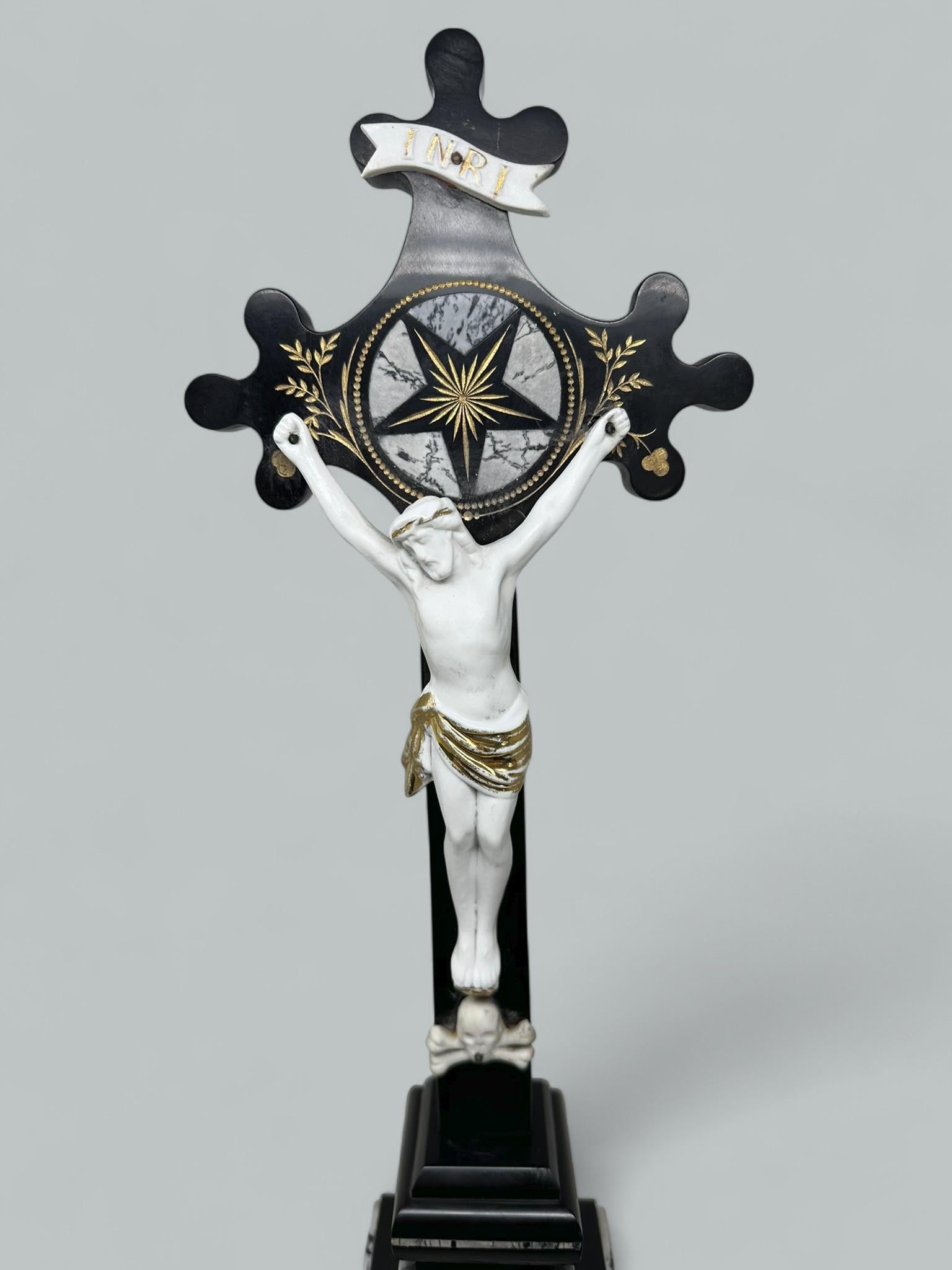 Français Antique Vintage French Gilt Marble Religious Holy Crucifix Jesus Christ Cross en vente