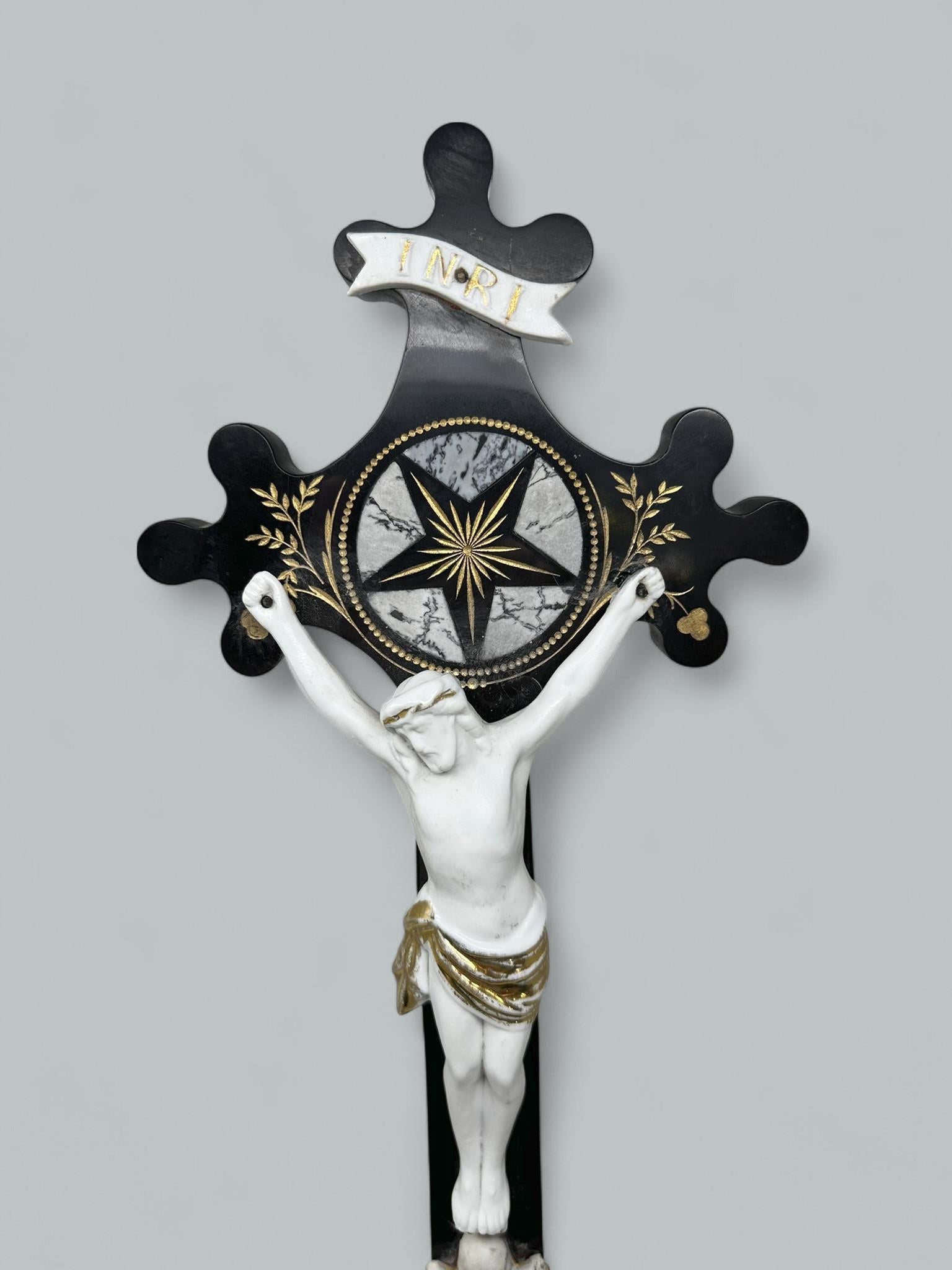 Moulage Antique Vintage French Gilt Marble Religious Holy Crucifix Jesus Christ Cross en vente