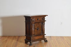 Antike Vintage-Möbel, elegantes Design, zeitlose Handwerkskunst