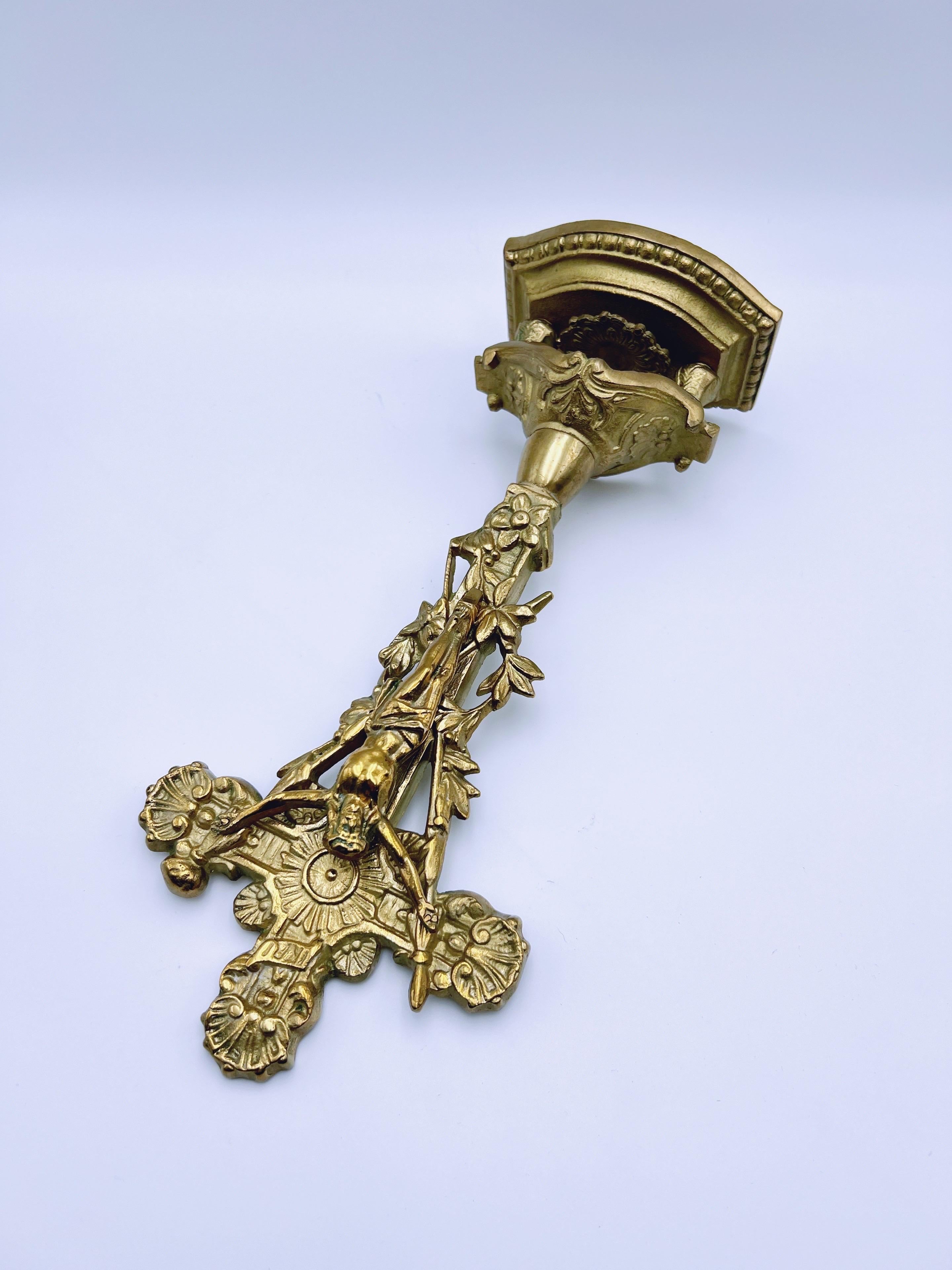 Crocifisso d'altare gotico antico/vecchio, Croce da tavolo in ottone/bronzo in vendita 2