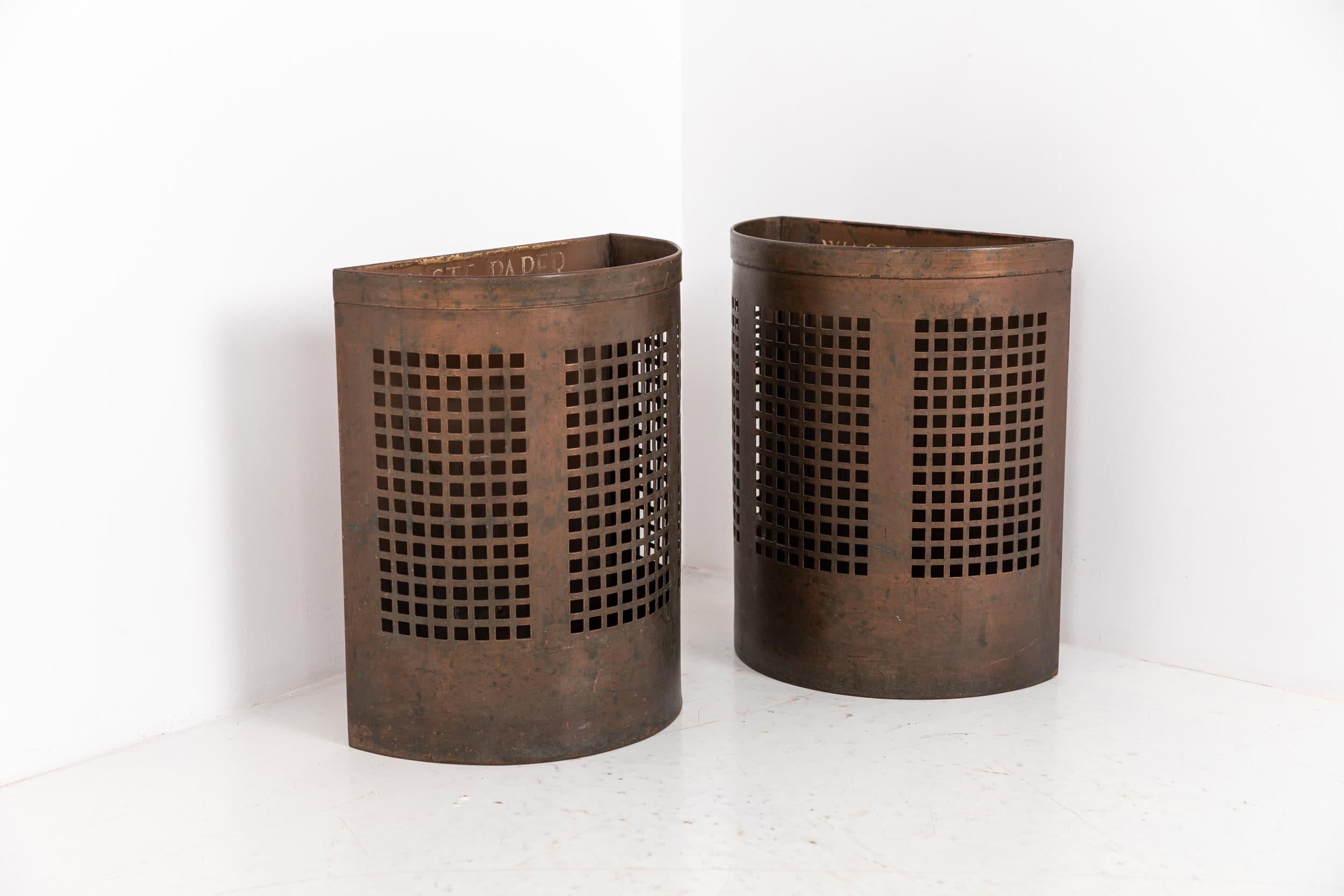 Antique Vintage Industrial George V Copper Post Office Waste Paper Bin. c.1930 In Fair Condition In London, GB