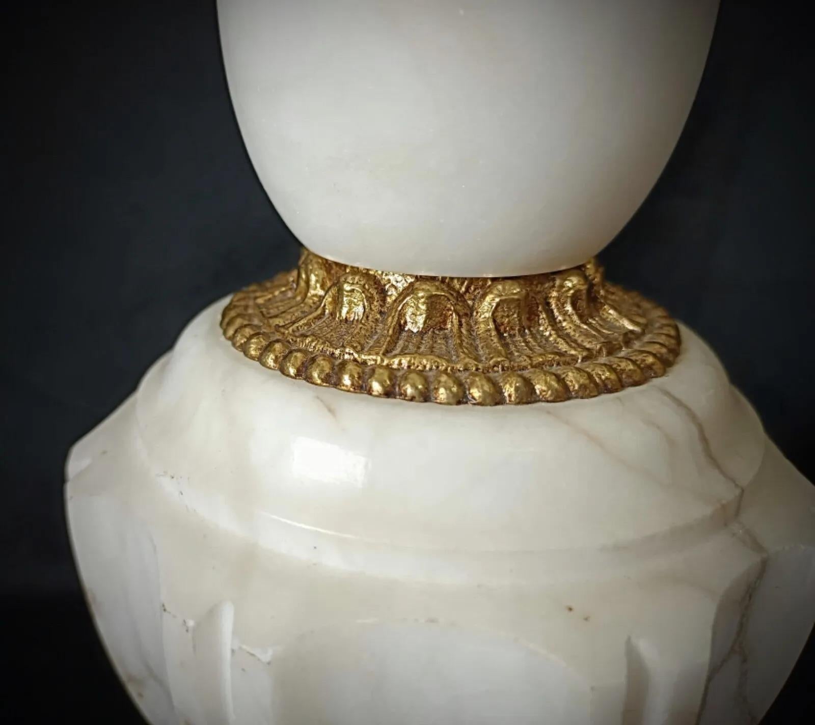 Antique Vintage Lamp Base in Alabaster and Brass with Lampshade - 2Y231 In Good Condition For Sale In Bordeaux, FR