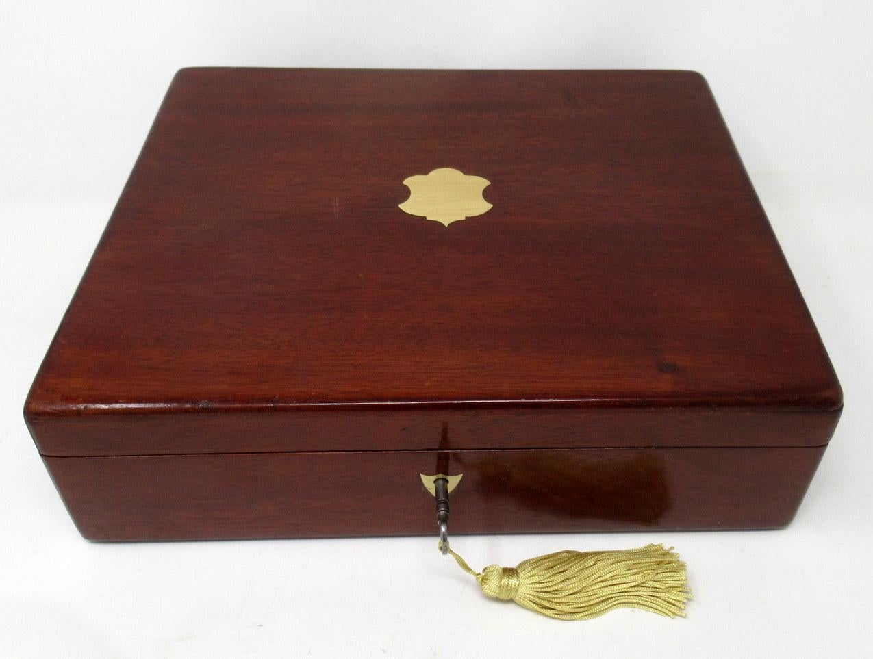 English Antique Vintage Mahogany Wooden Jewelry or Gentleman's Cigar Box Casket