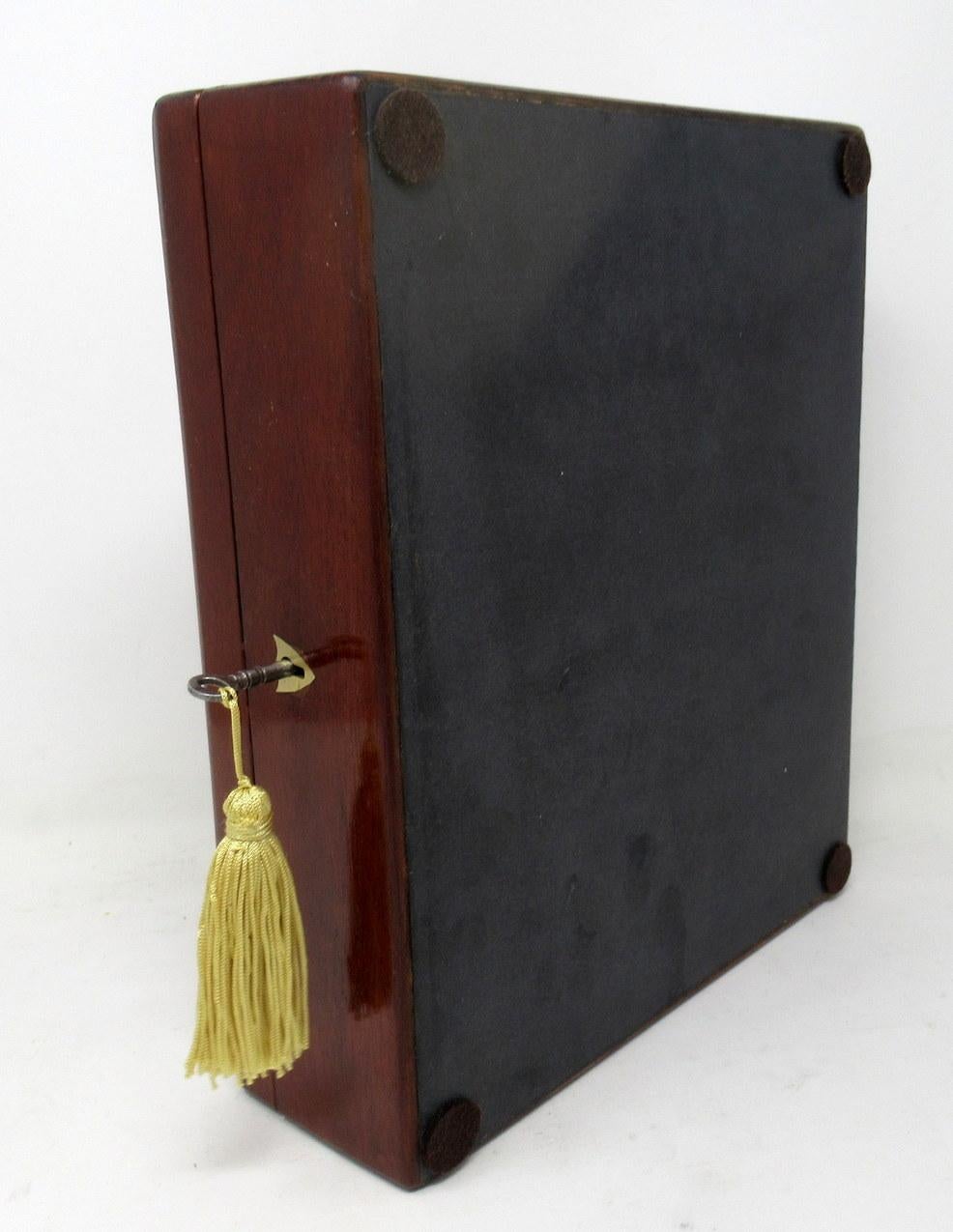 19th Century Antique Vintage Mahogany Wooden Jewelry or Gentleman's Cigar Box Casket