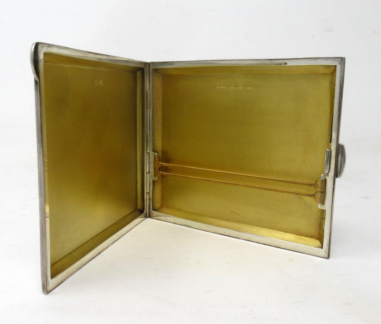 Antiguo tarjetero vintage de plata de ley de mediados de siglo con esmalte dorado y guilloches siglo XX en venta