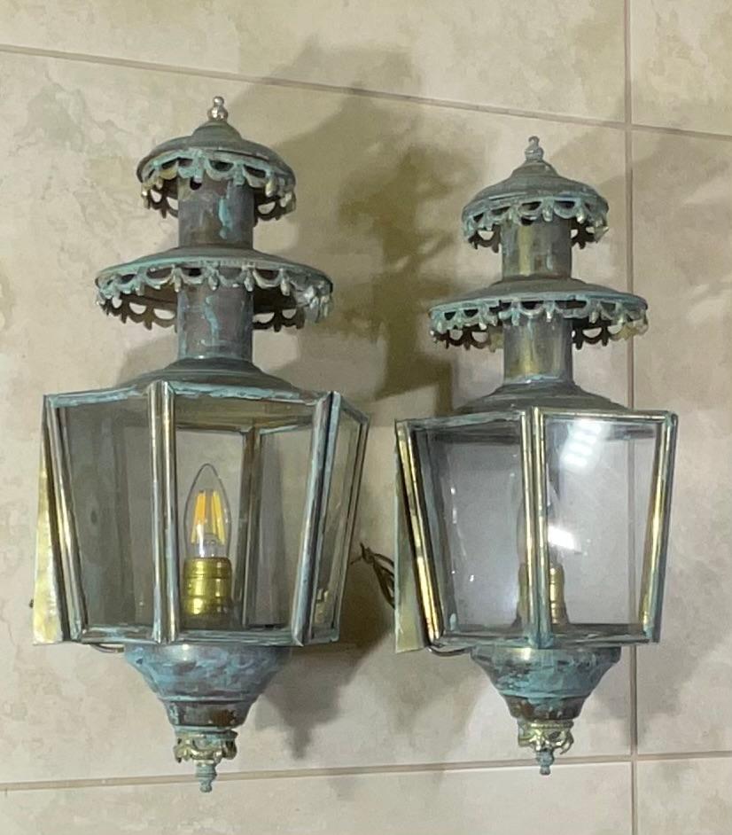 Paire d'appliques murales en laiton massif patiné, de style ancien/vintage en vente 5