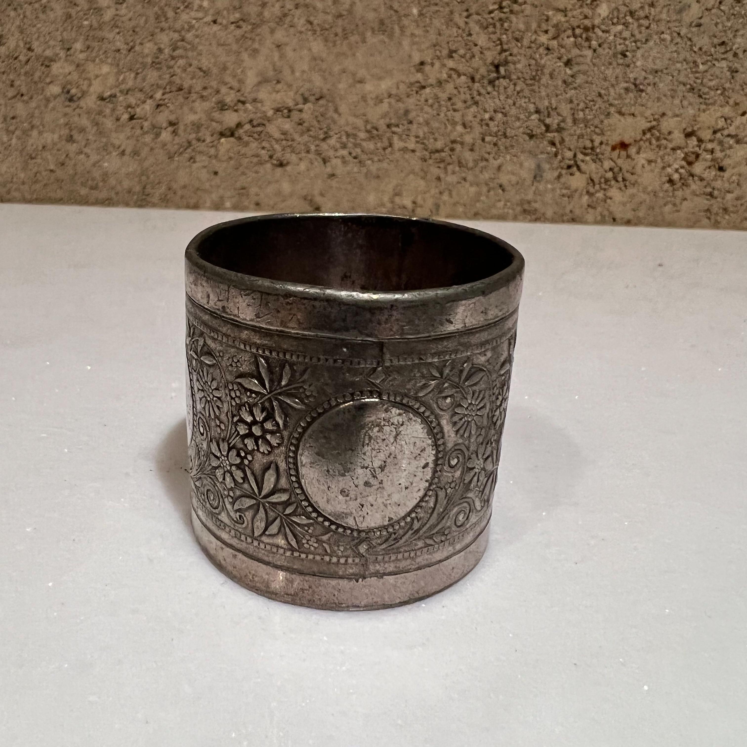 Antique Vintage Silverplated Napkin Ring Holder Pretty Gay Floral 1